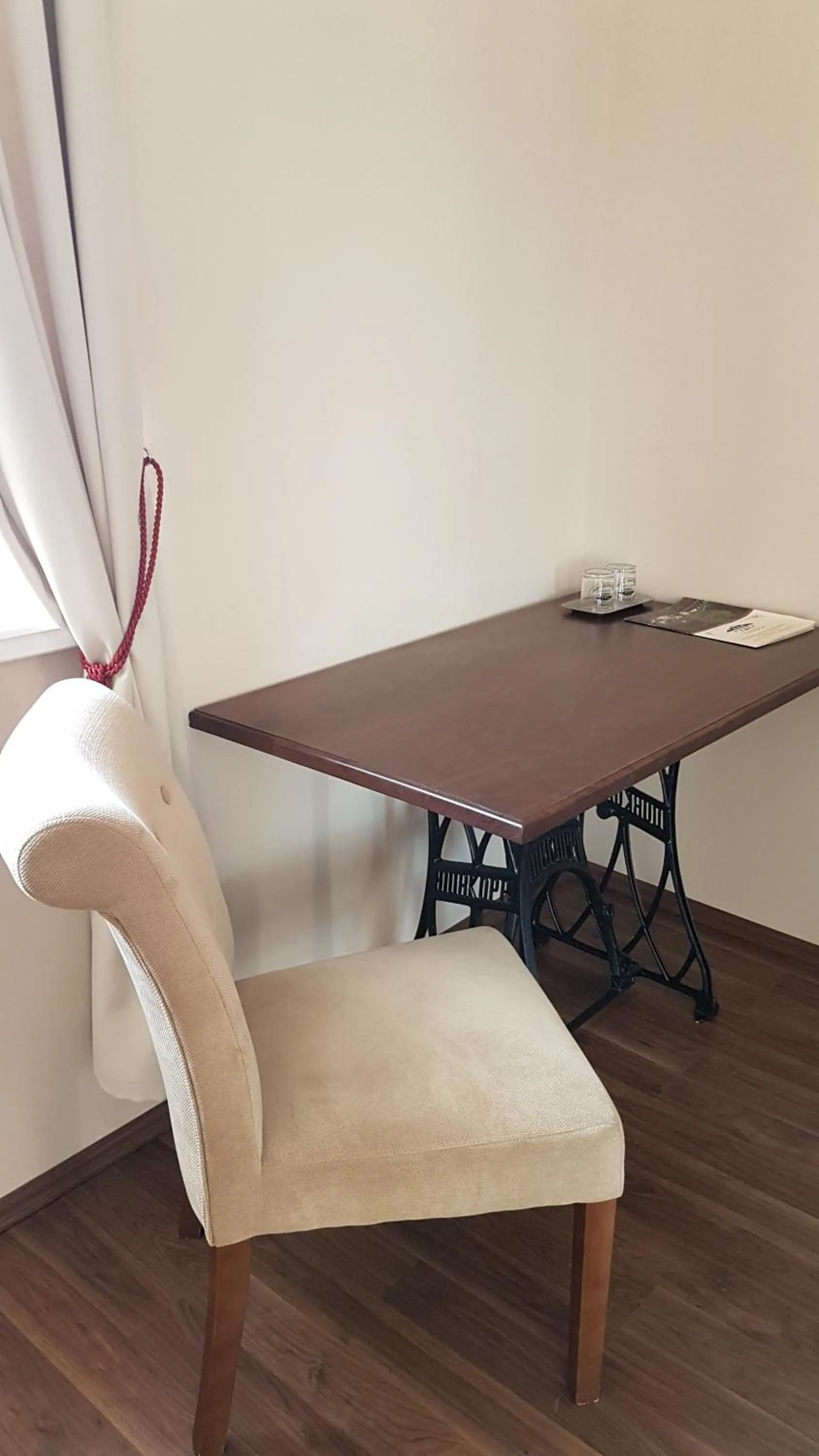 Bedroom in Tarnóca Kúria