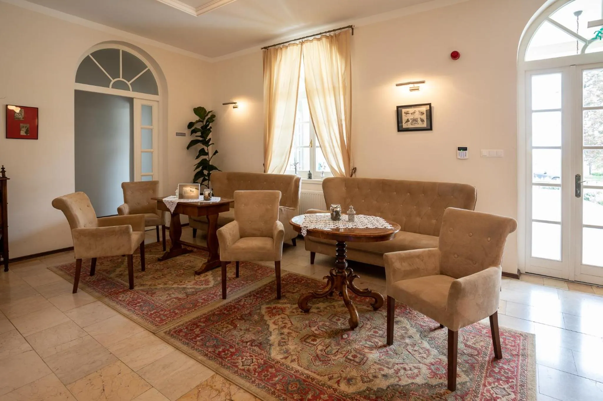 Communal lounge/ TV room in Tarnóca Kúria