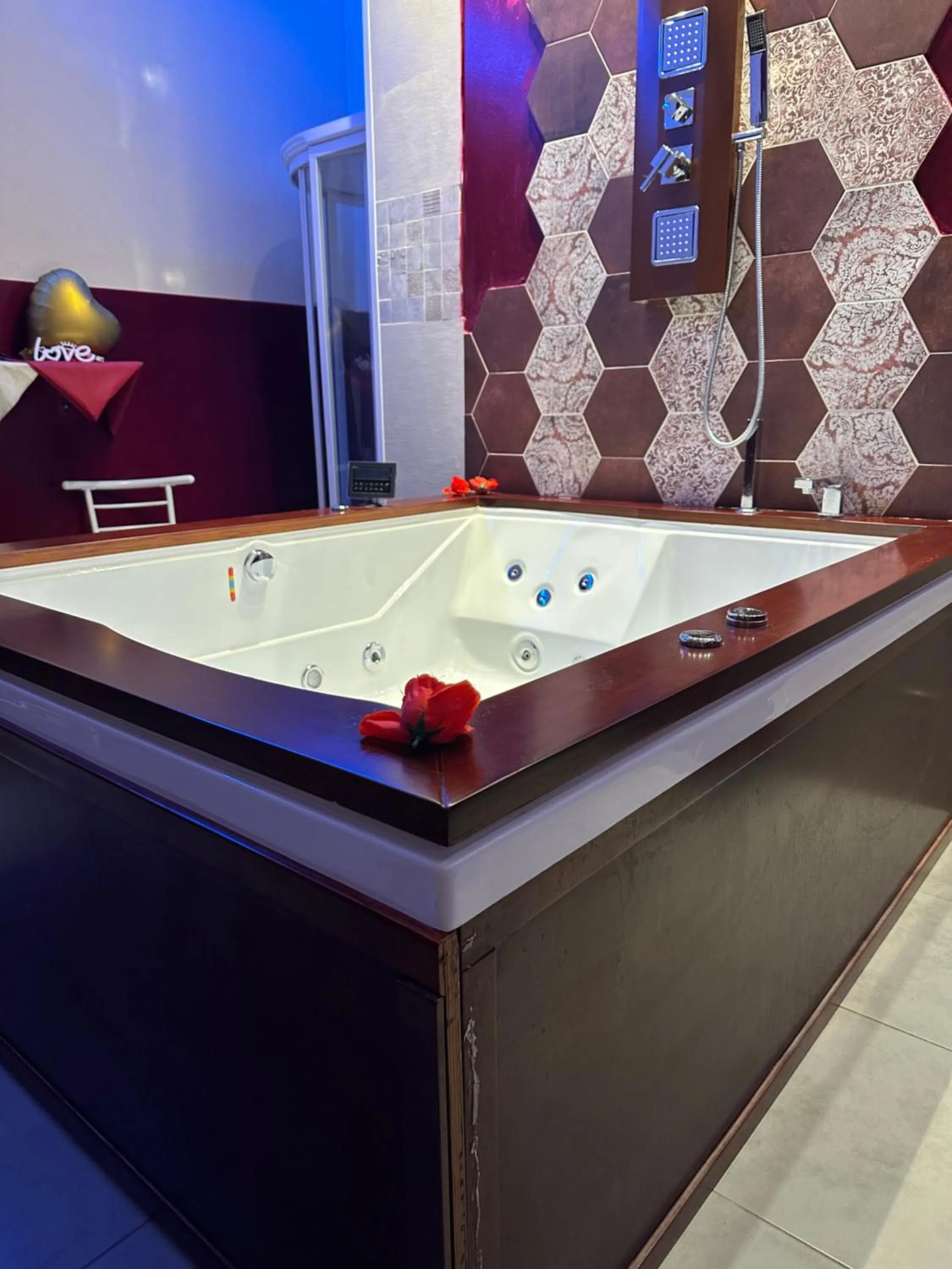 Hot Tub in Primo Hotel