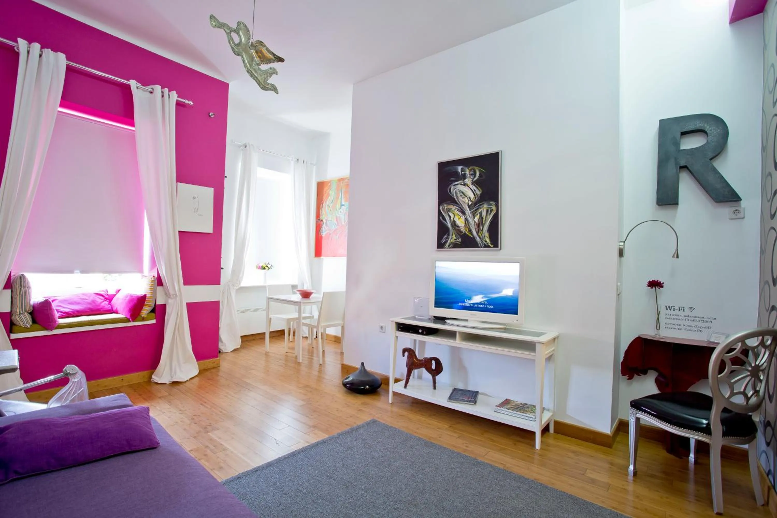 Day, Bed in Rooms Zagreb 17