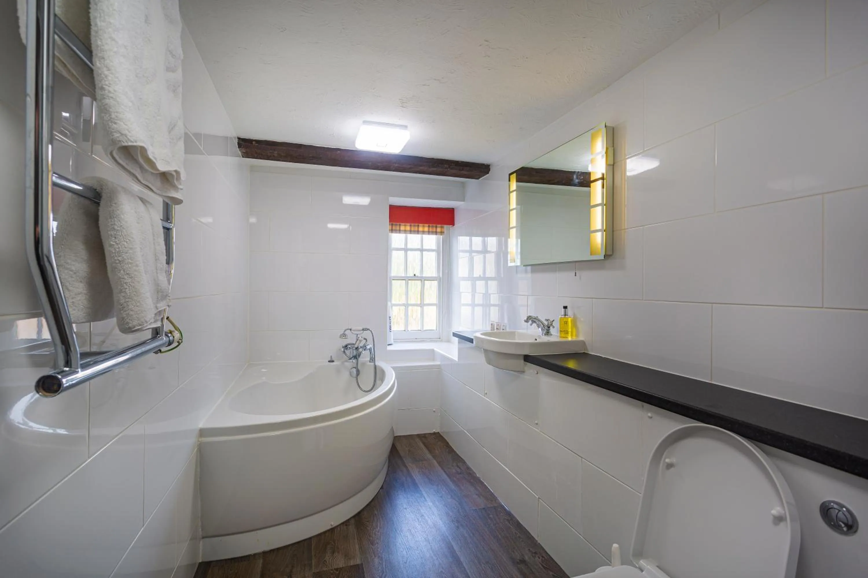 Bathroom in The Bell Inn, Stilton, Cambridgeshire - The Coaching Inn Group
