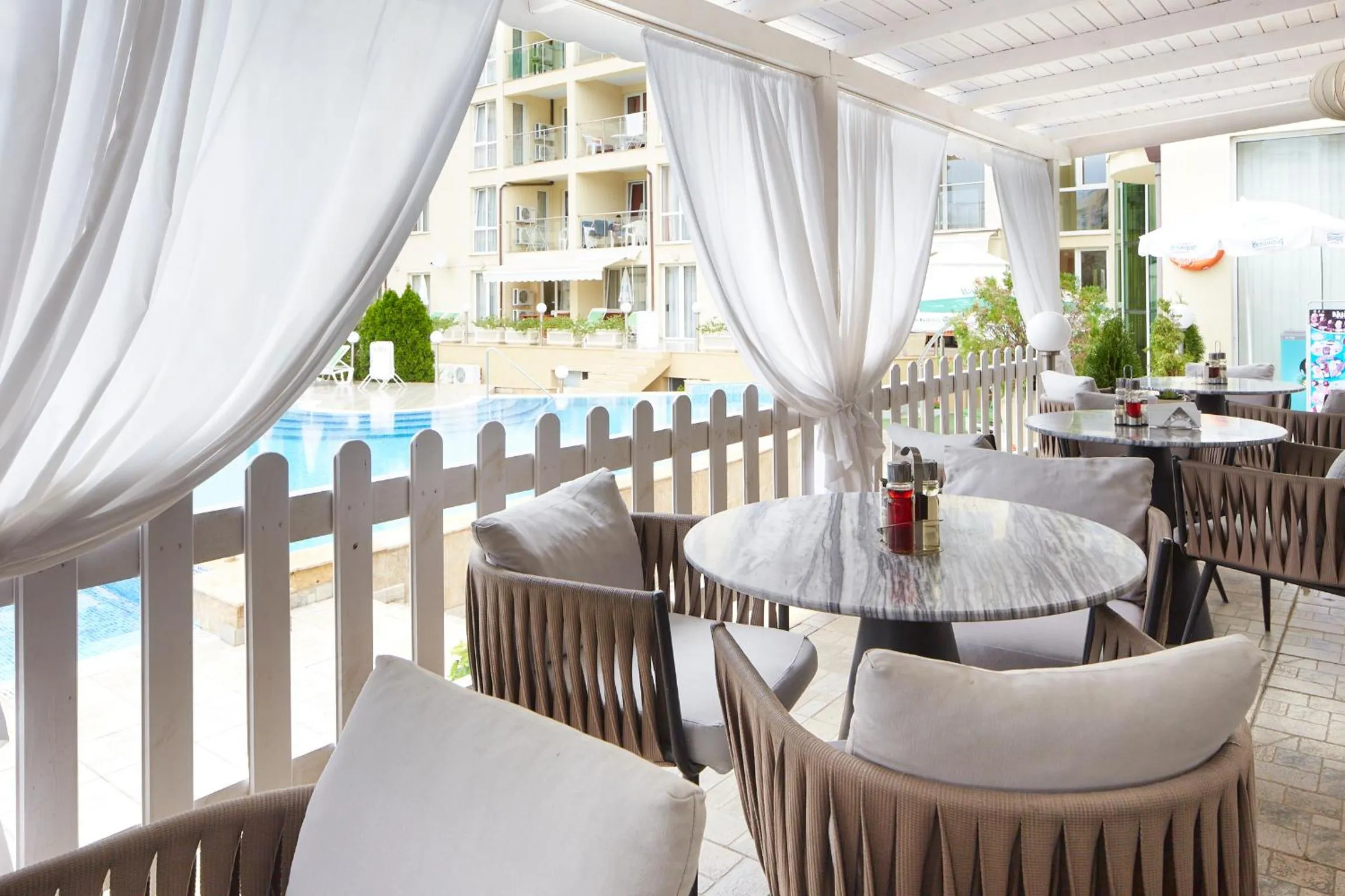 Restaurant/places to eat in Apart Hotel Vechna R