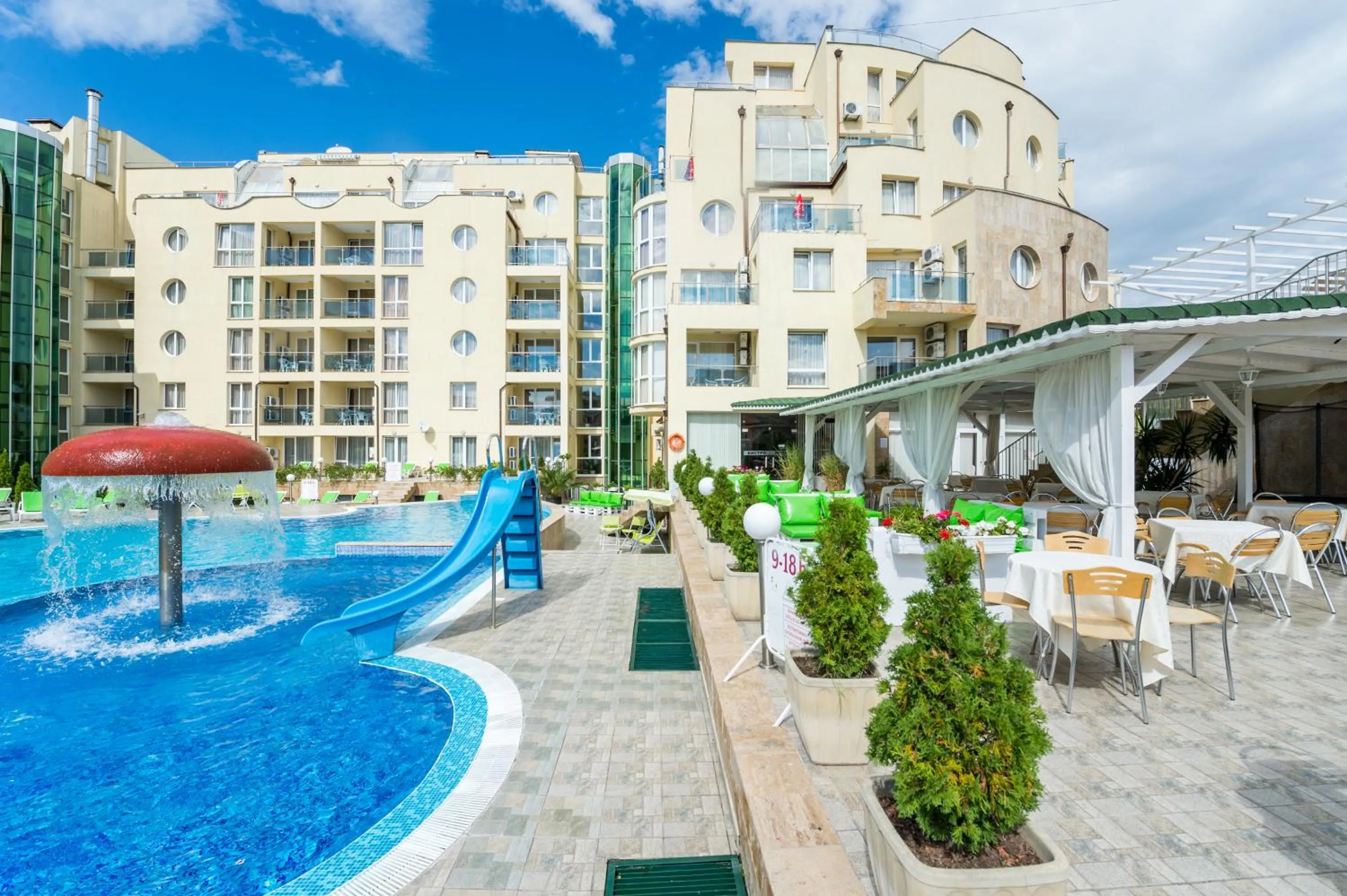 Seating area in Apart Hotel Vechna R
