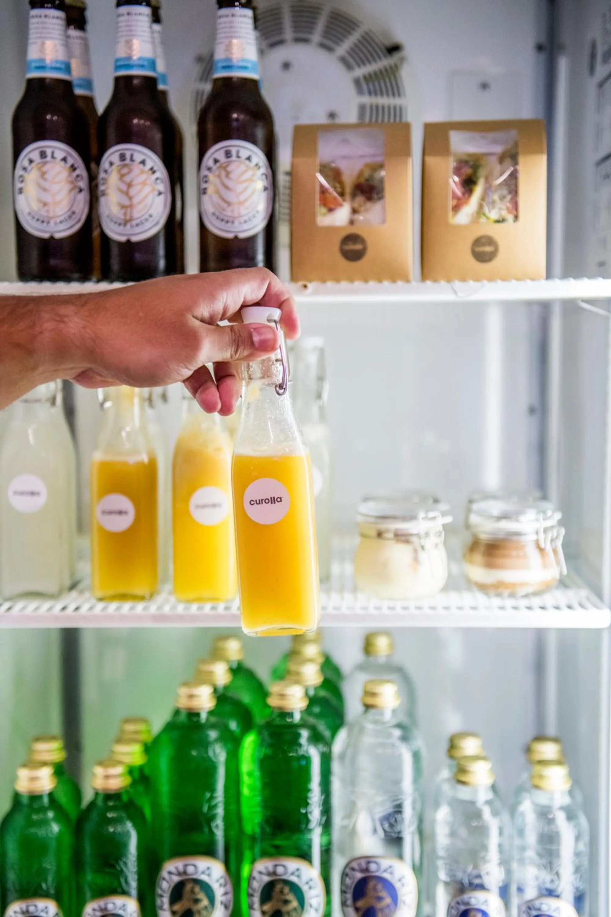 Food and drinks in Curolla Petit Hotel