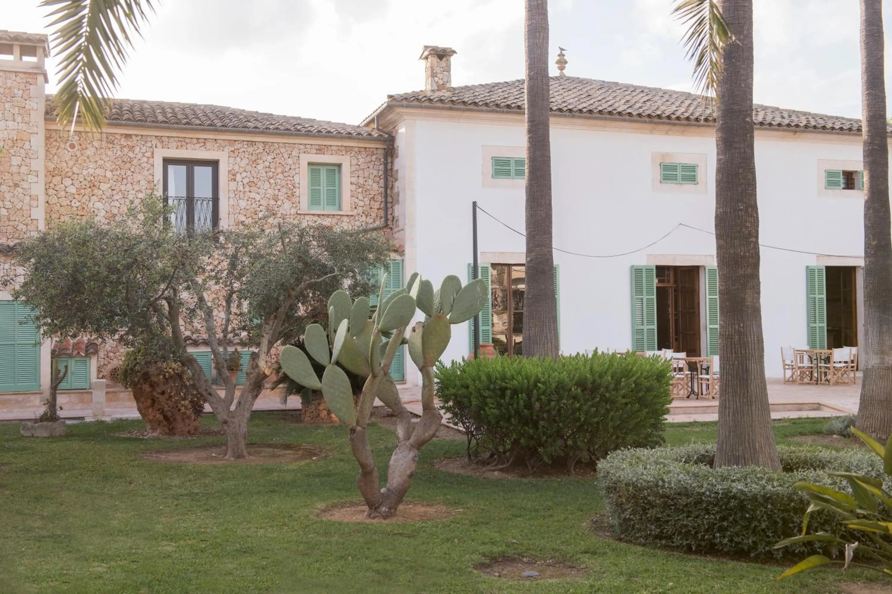 Property building in Curolla Petit Hotel