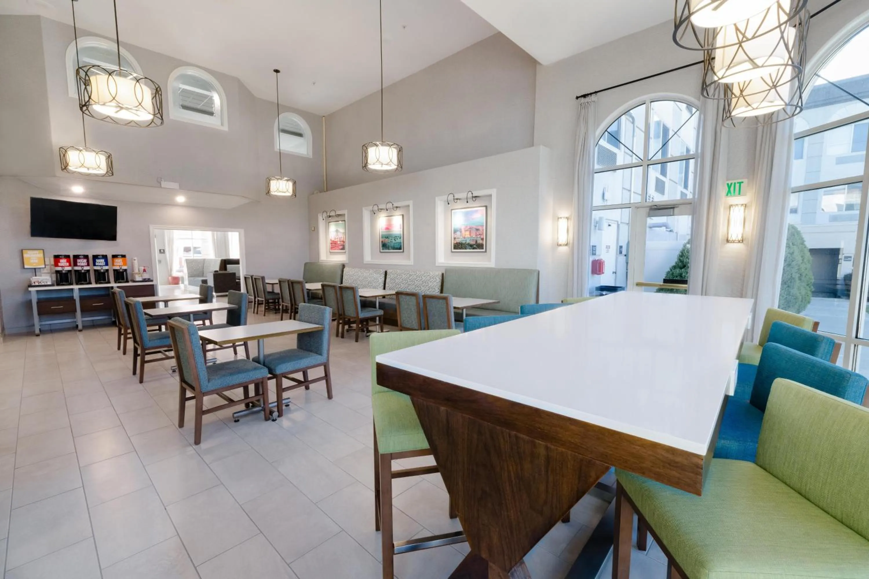 Breakfast in Hampton Inn & Suites Salt Lake City Airport