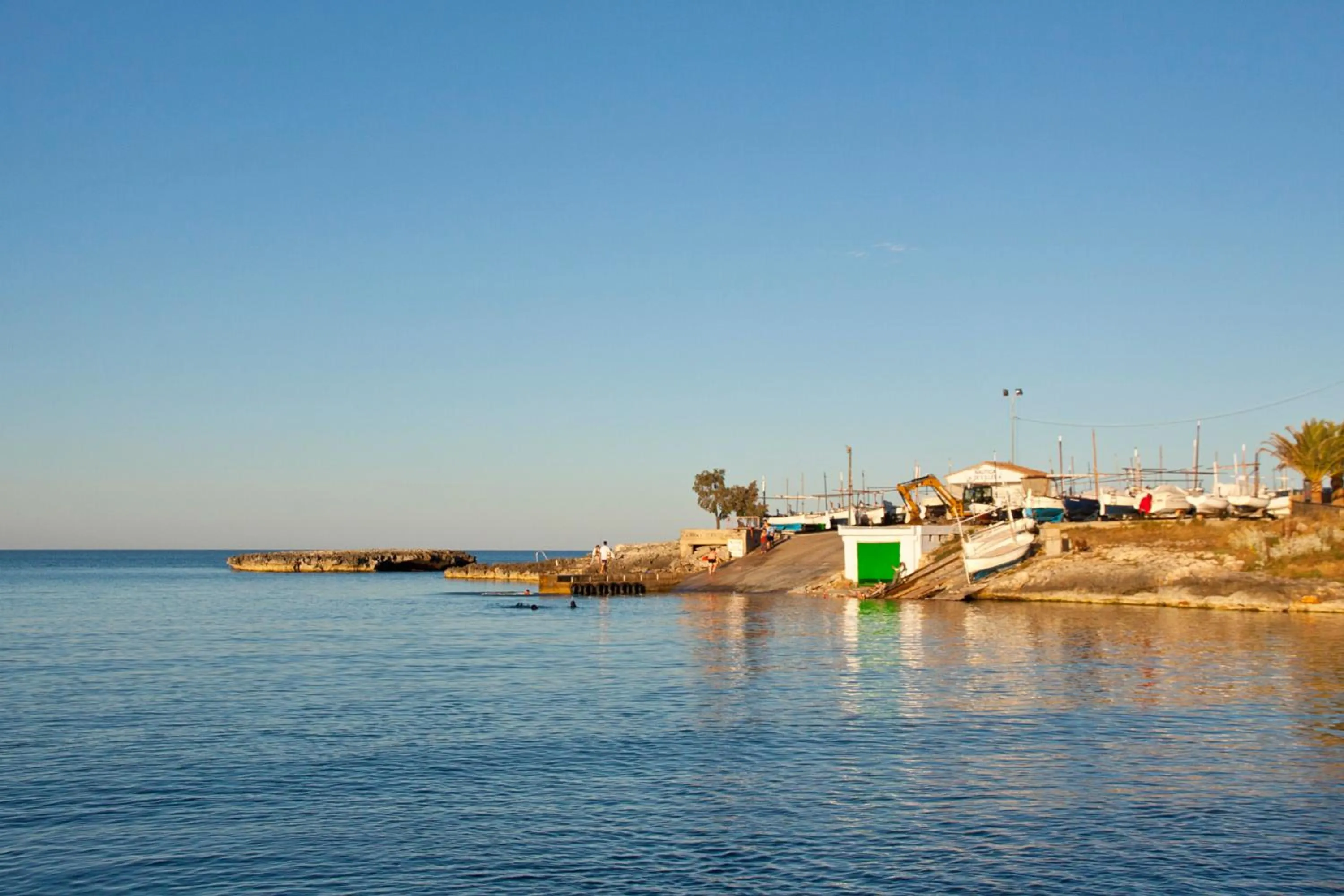 Nearby landmark in BJ Cala Morlanda Estudios