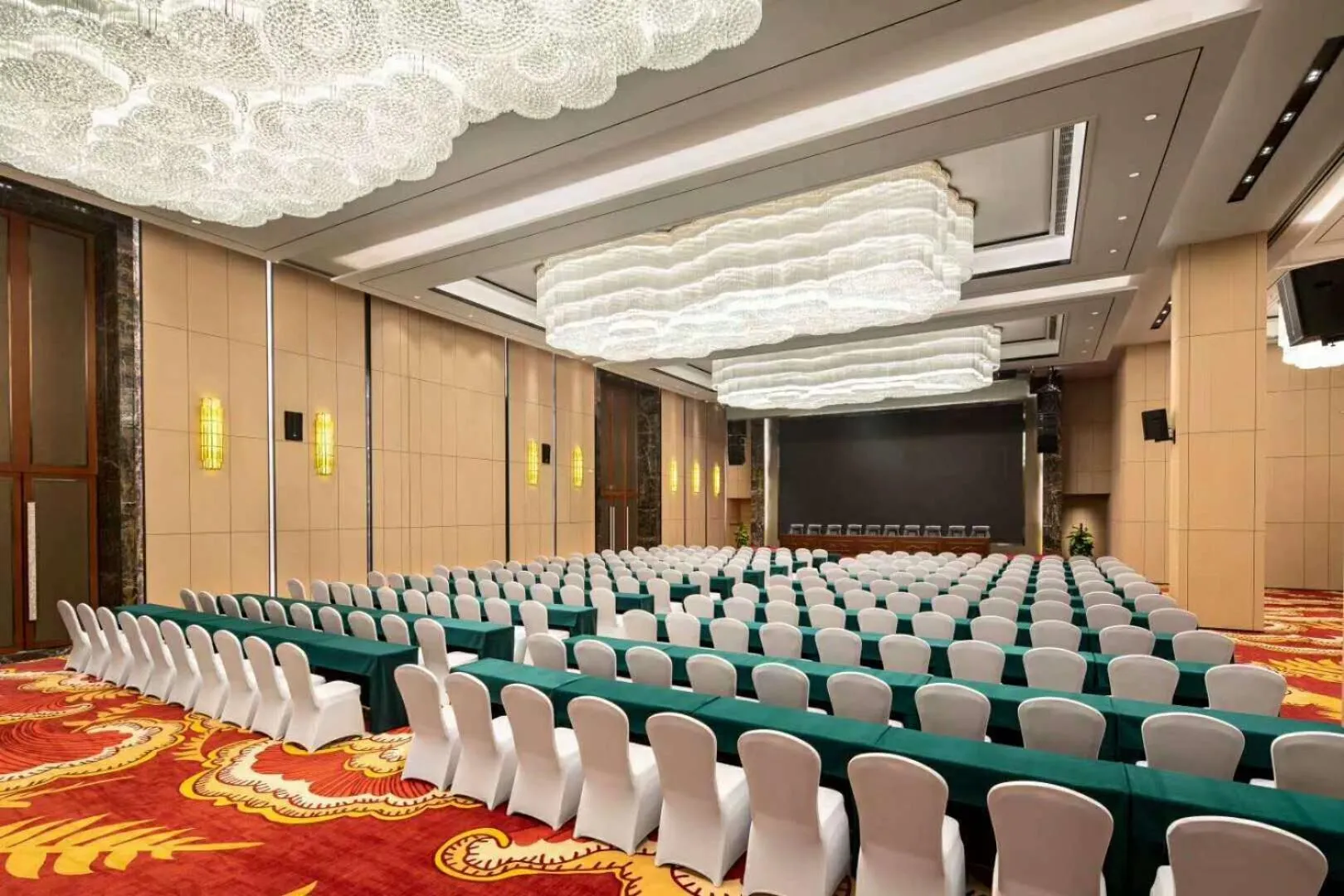 Banquet/Function facilities in Ramada Wyndham Zhengzhou Xinzheng