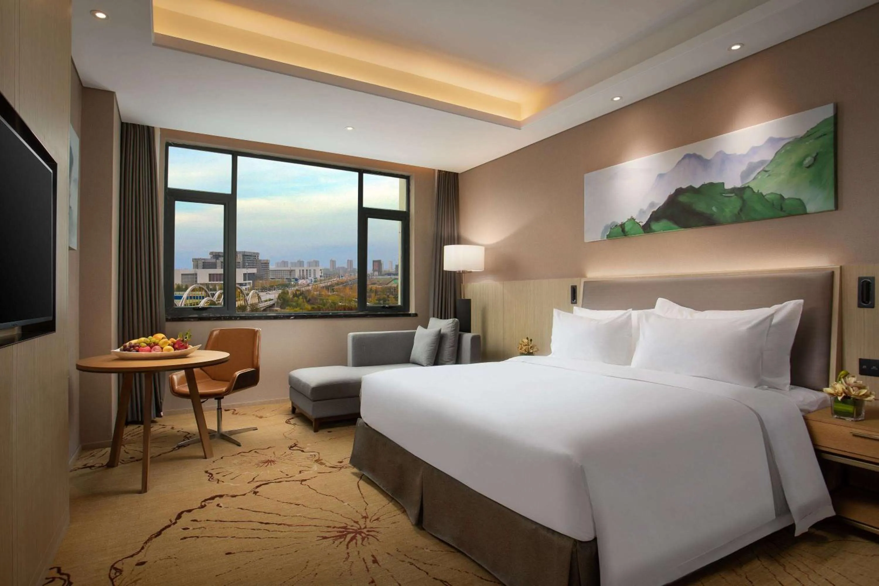 Photo of the whole room, Bed in Ramada Wyndham Zhengzhou Xinzheng