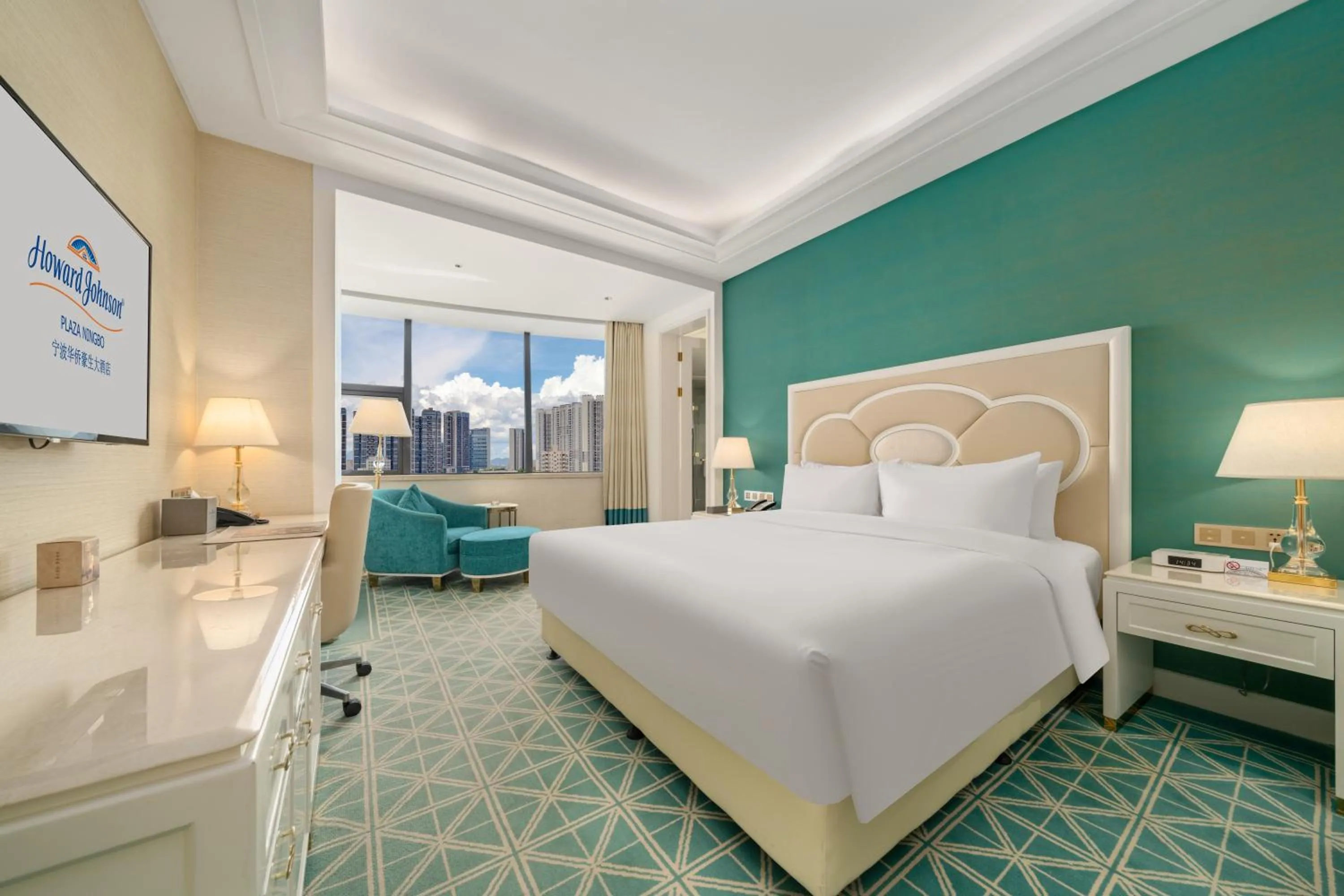 Bed in Howard Johnson Plaza Ningbo