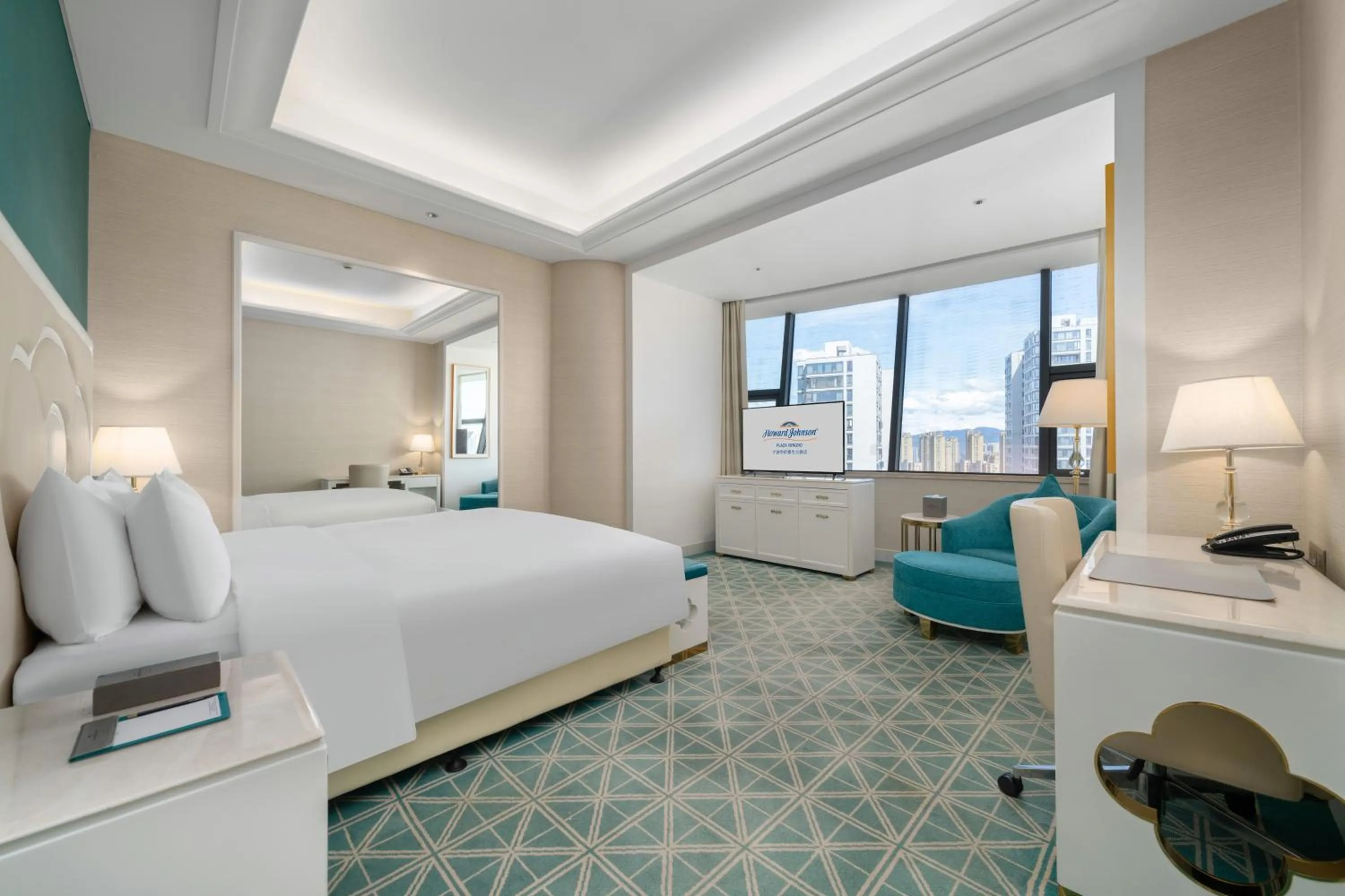 Bed in Howard Johnson Plaza Ningbo