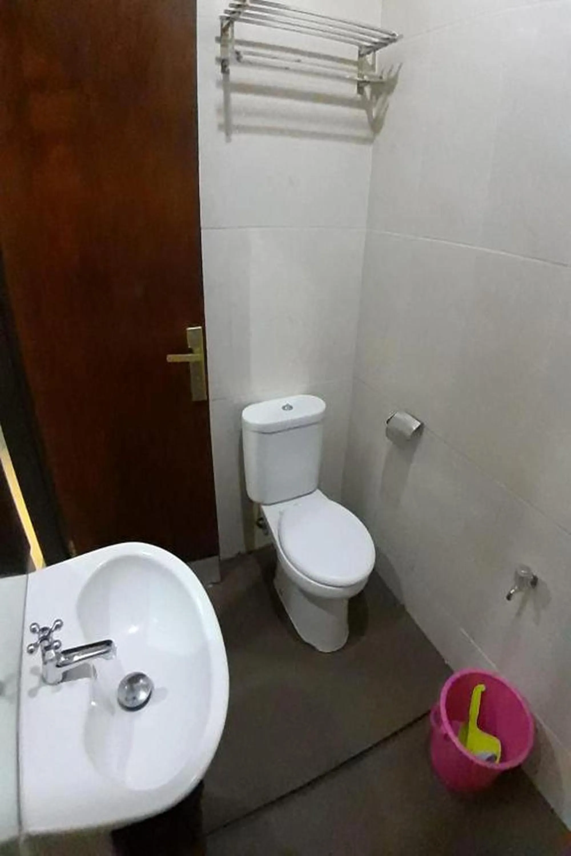 Bathroom in Hotel Bumi Makmur Indah