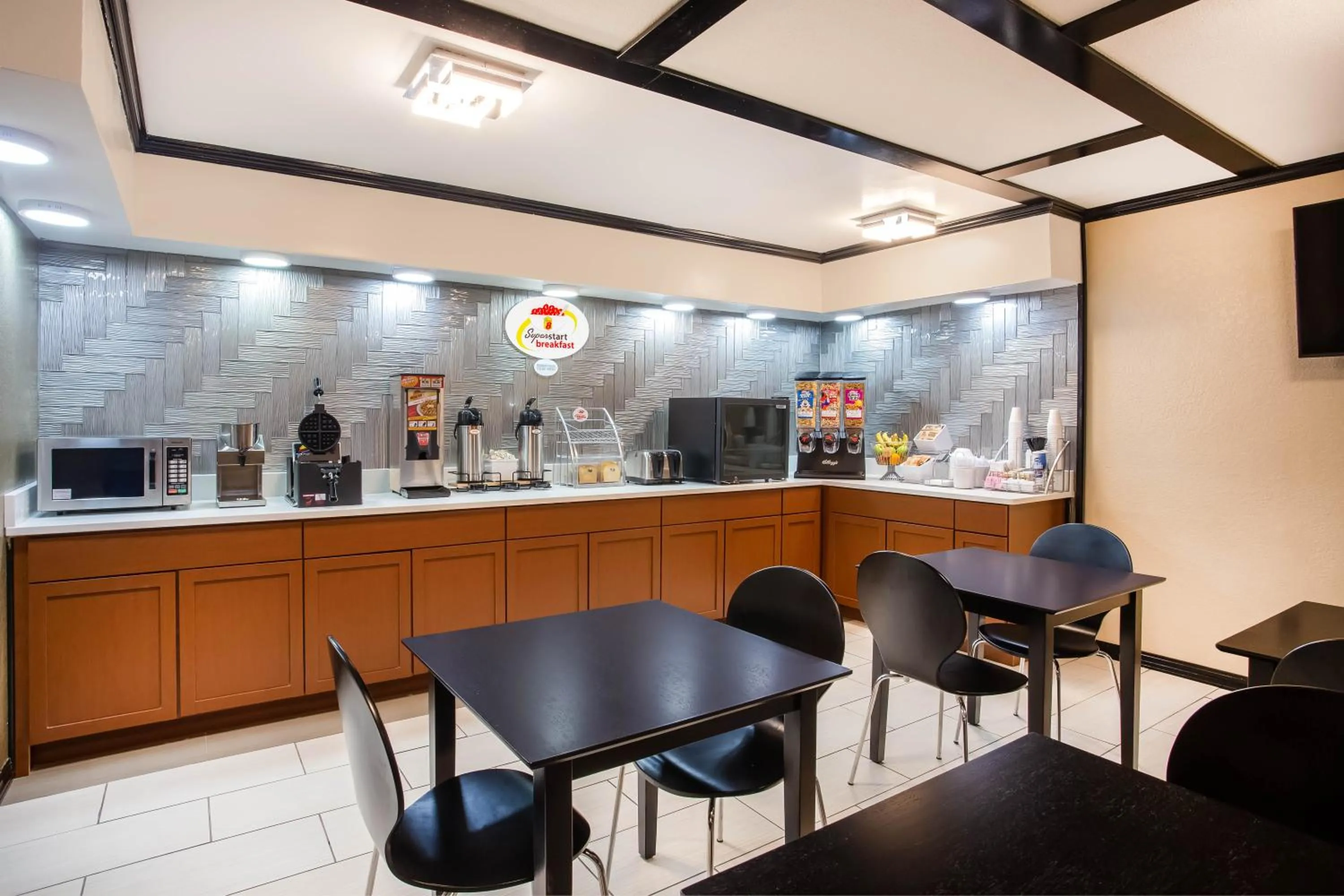 Restaurant/places to eat in Travel Inn Of Sidney Ohio