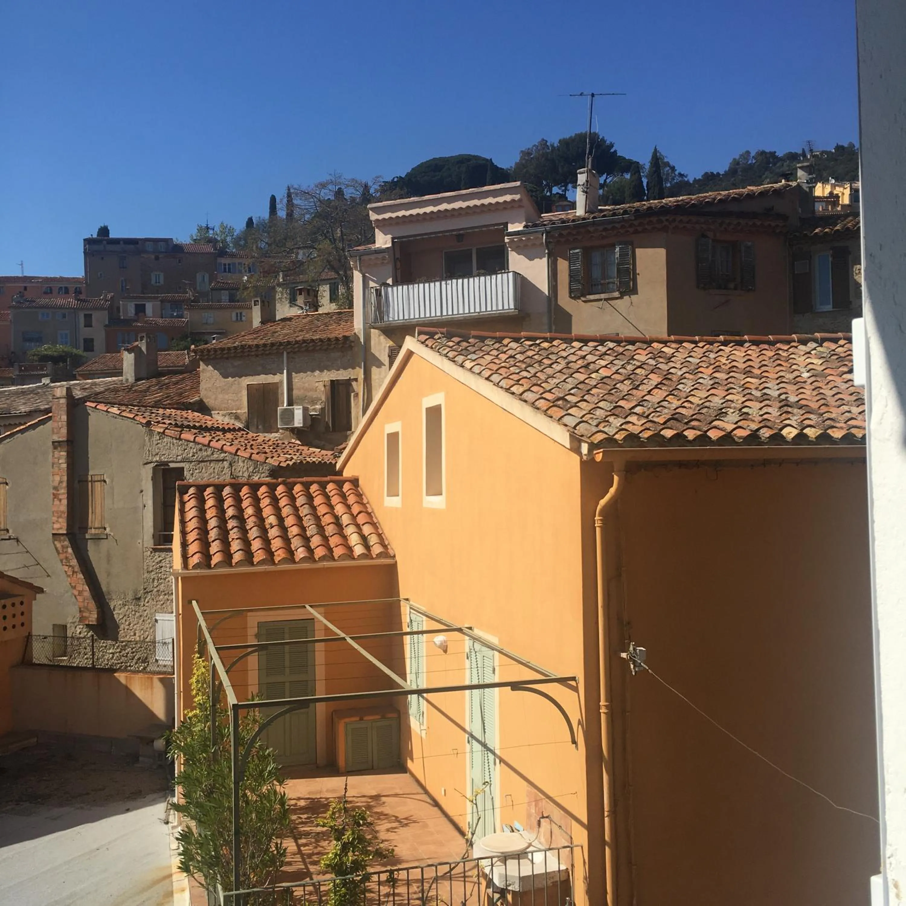 Property building in Coeur de village