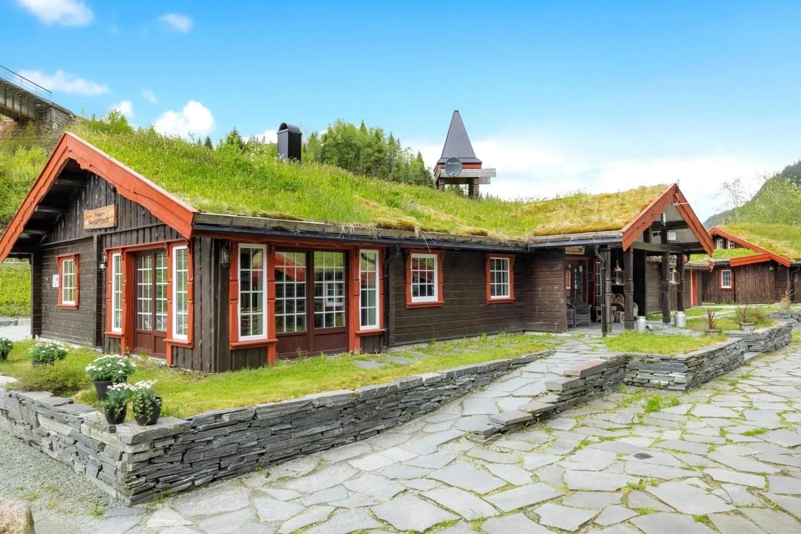 Facade/entrance in Namsentunet