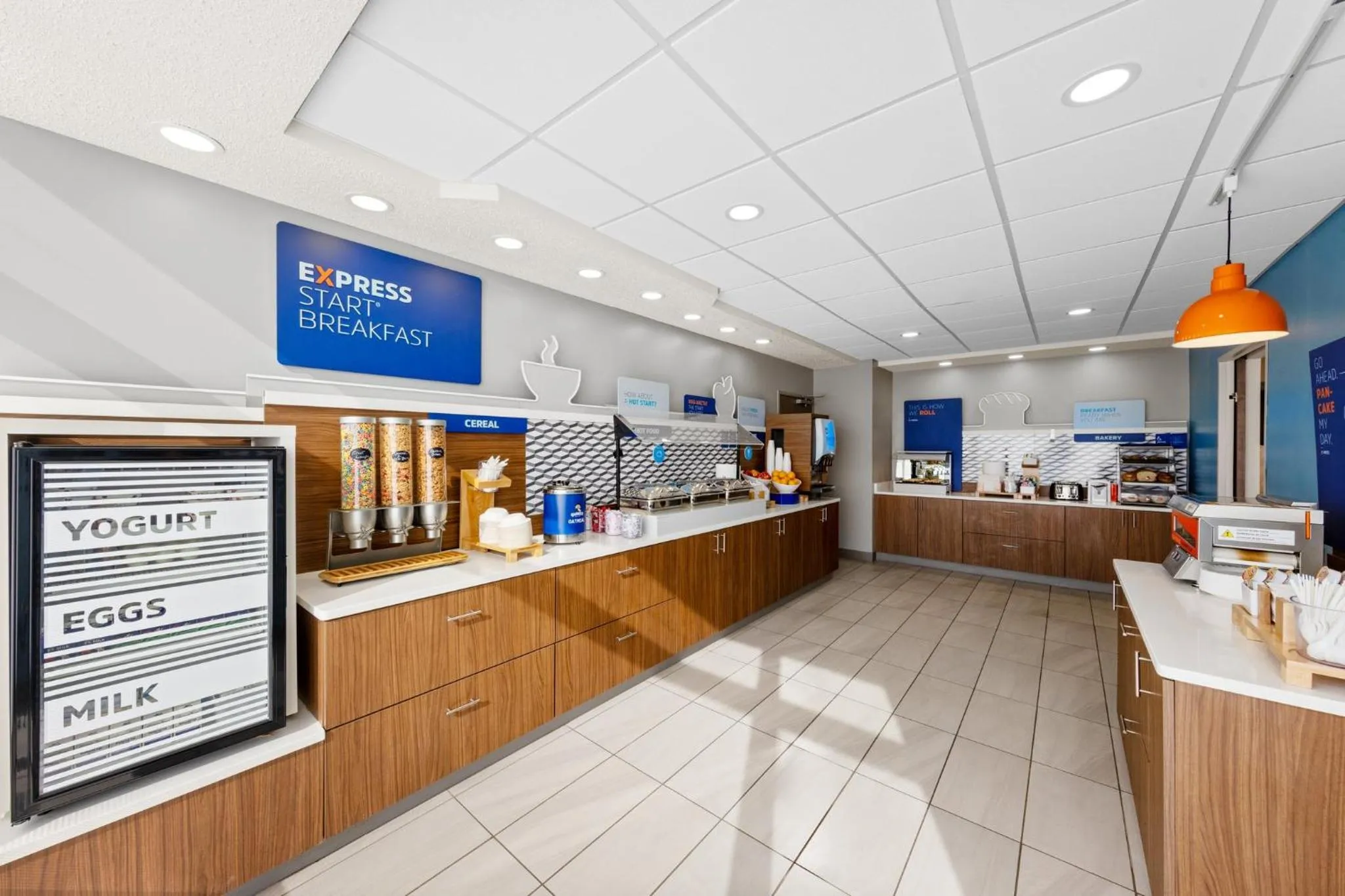 Breakfast in Holiday Inn Express Grove City - Premium Outlet Mall by IHG