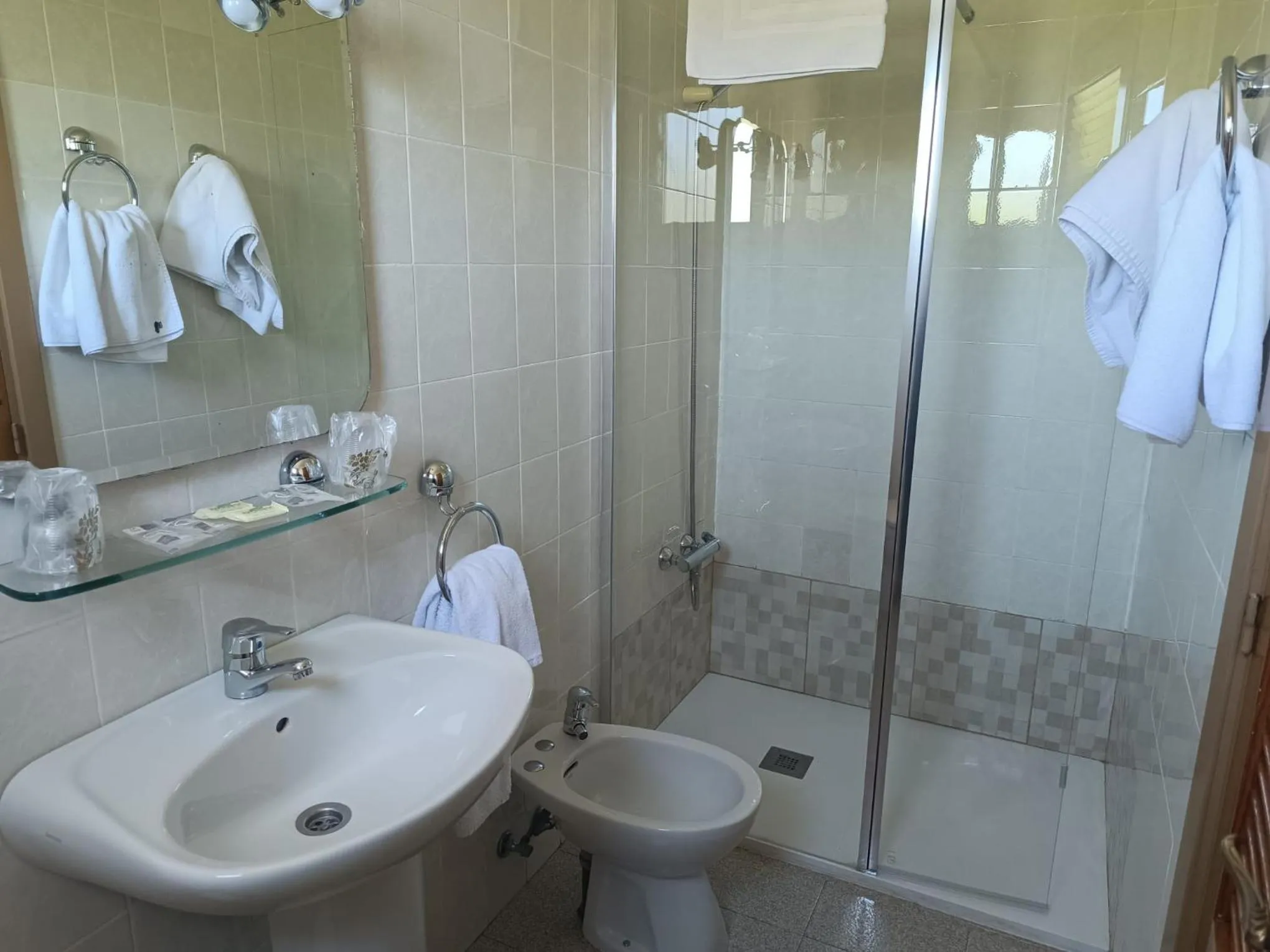 Shower in Hotel Santa María