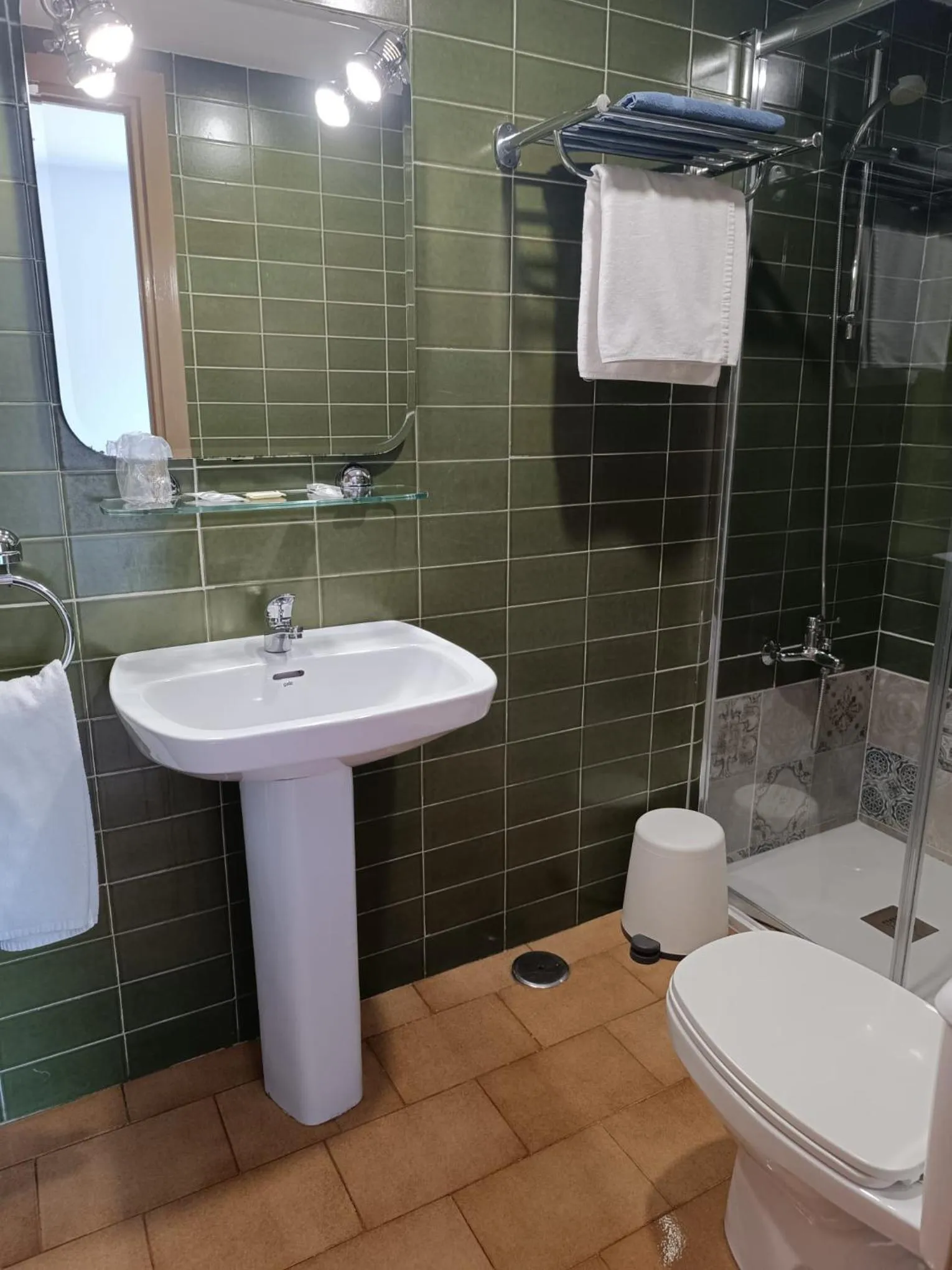 Shower in Hotel Santa María