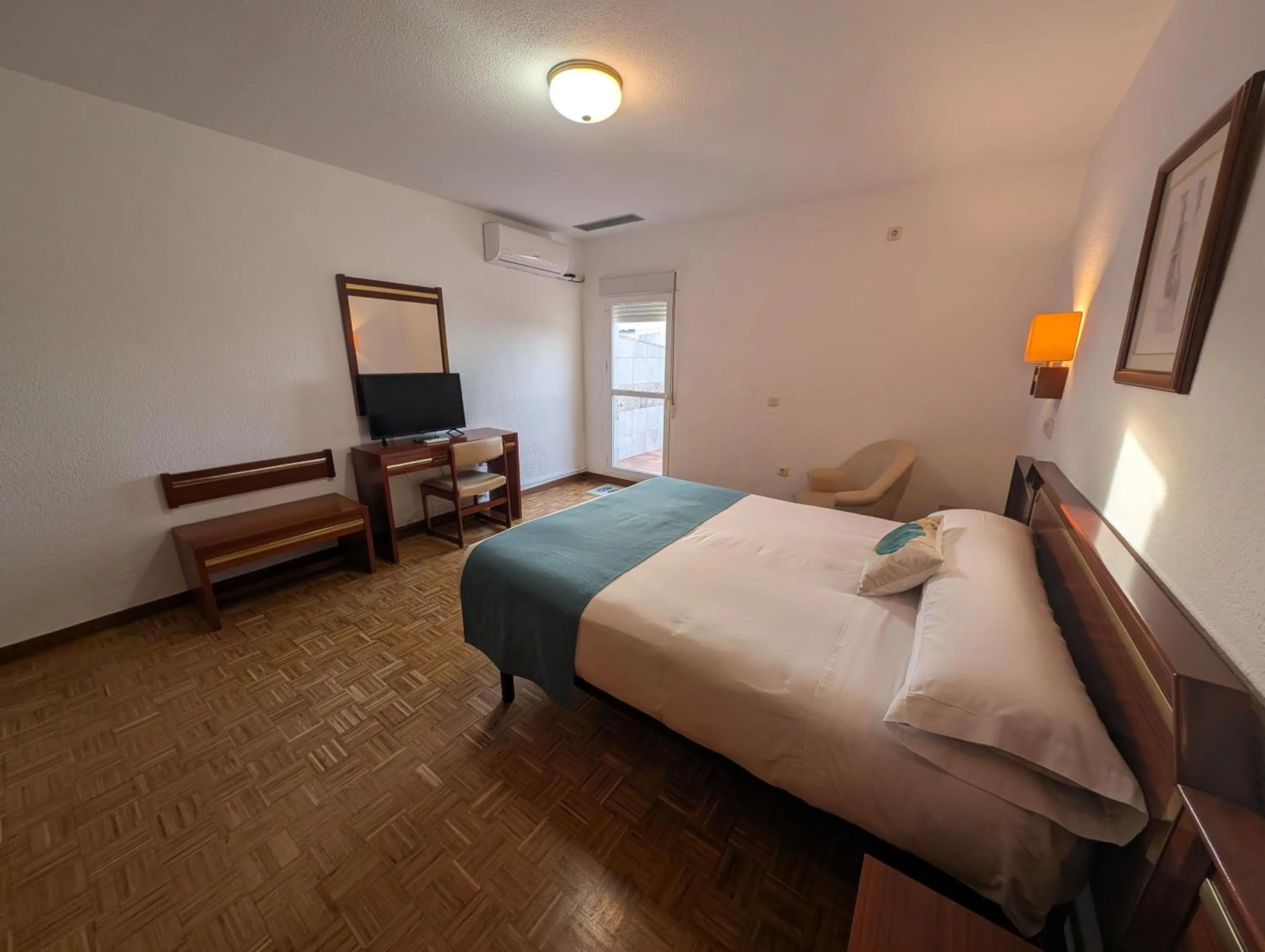 Photo of the whole room, Bed in Hotel Santa María
