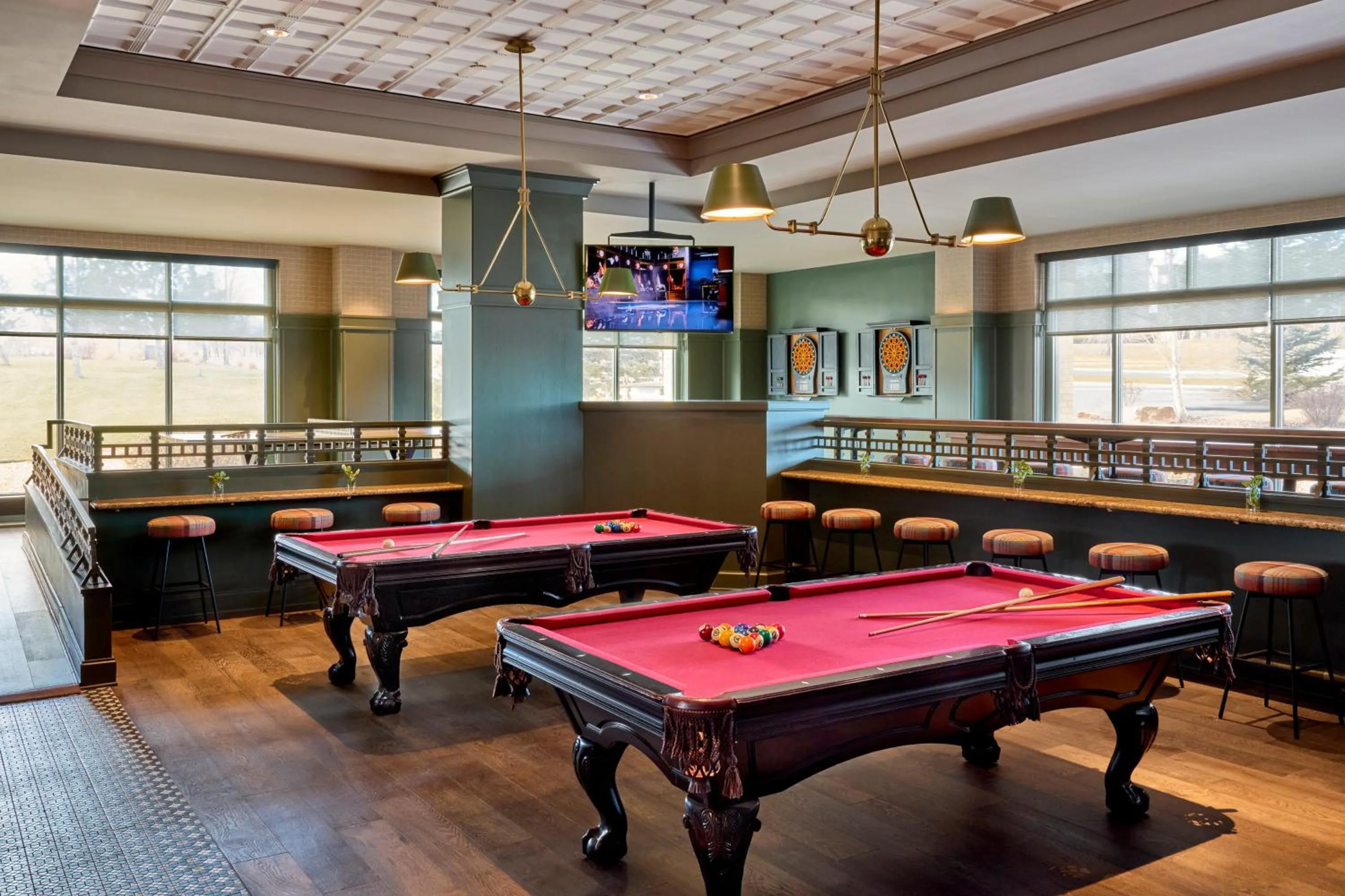 Facade/entrance in Omni Interlocken Hotel