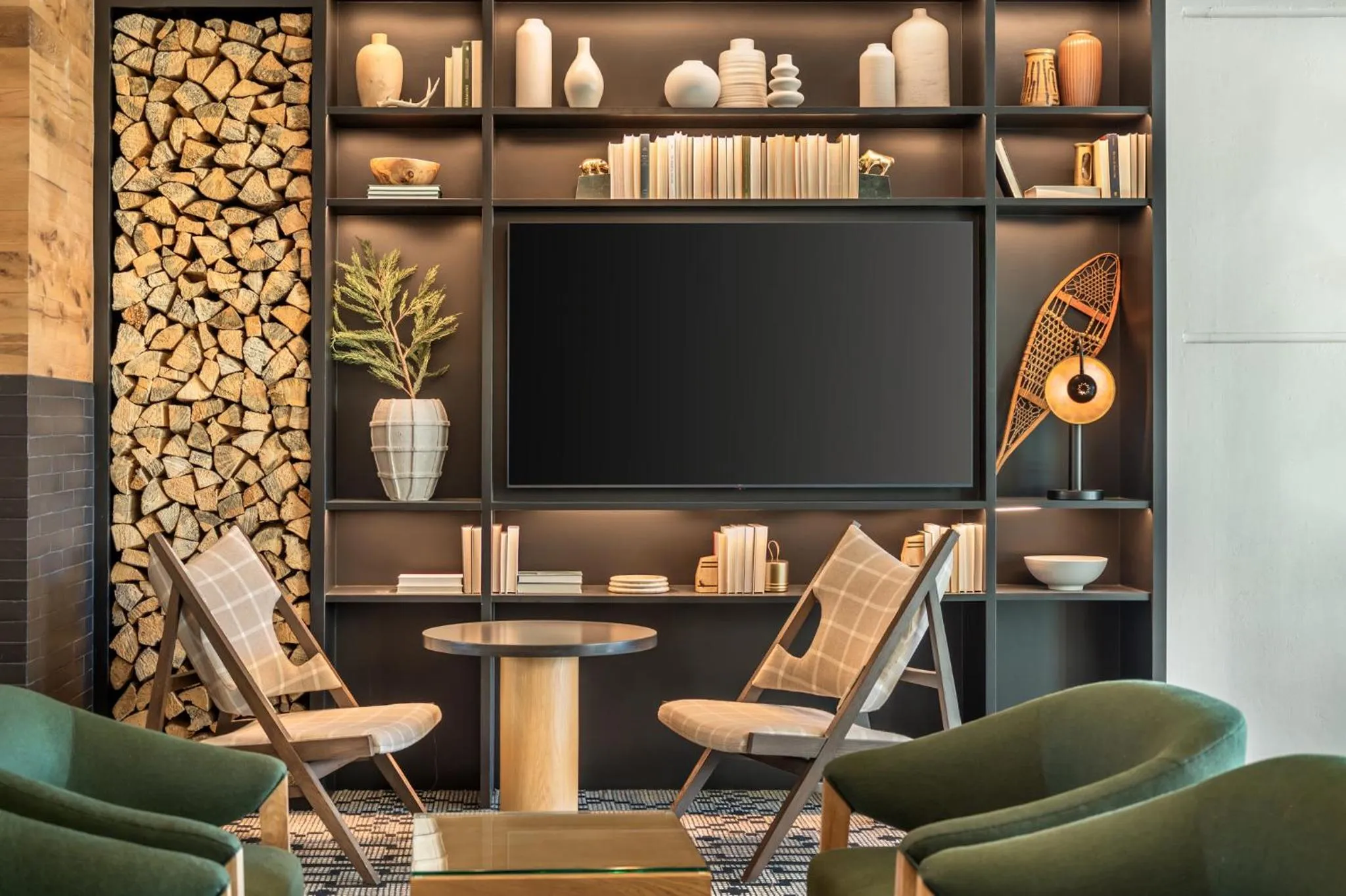 Lobby or reception in Omni Interlocken Hotel