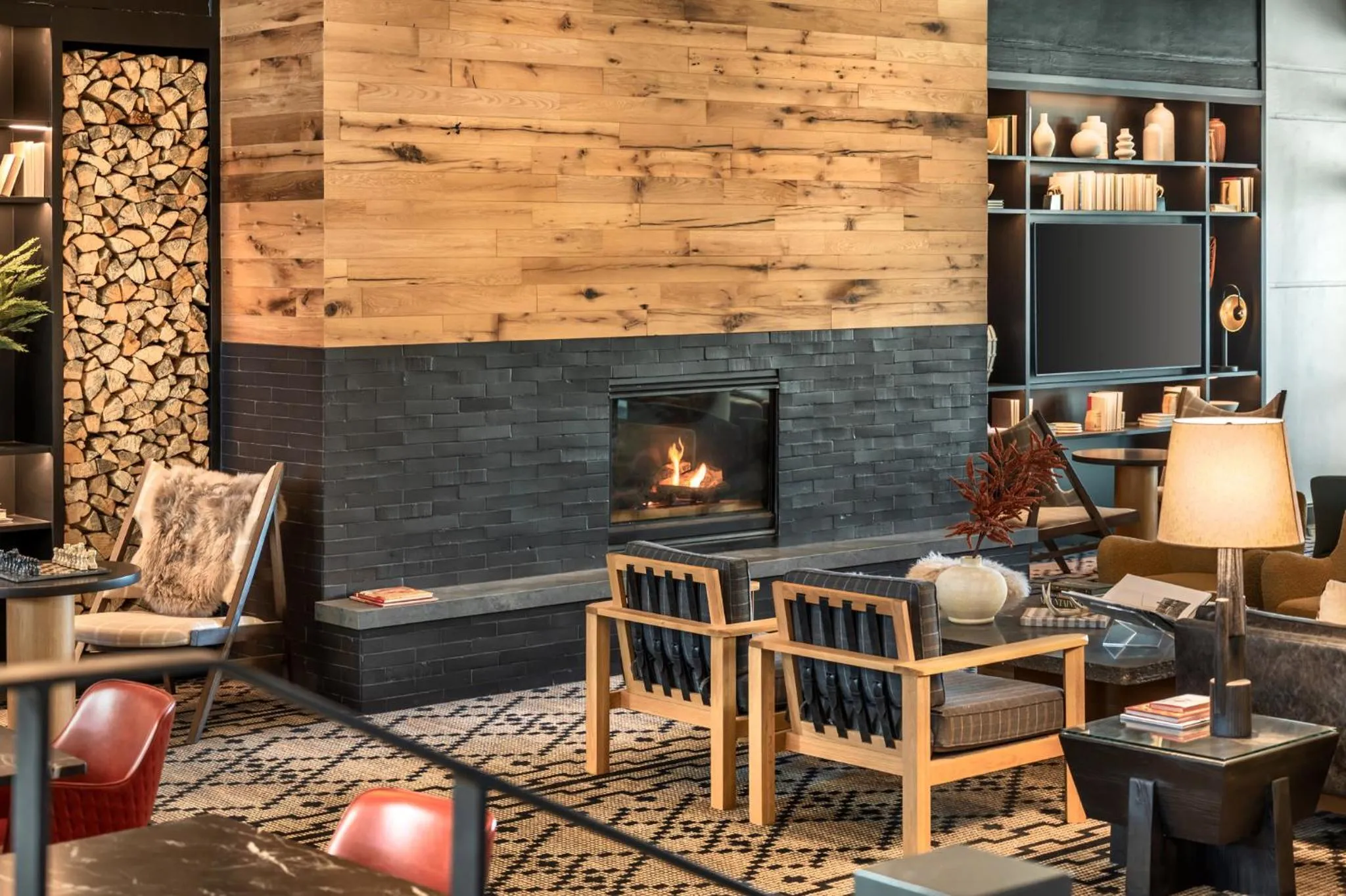 Lobby or reception in Omni Interlocken Hotel