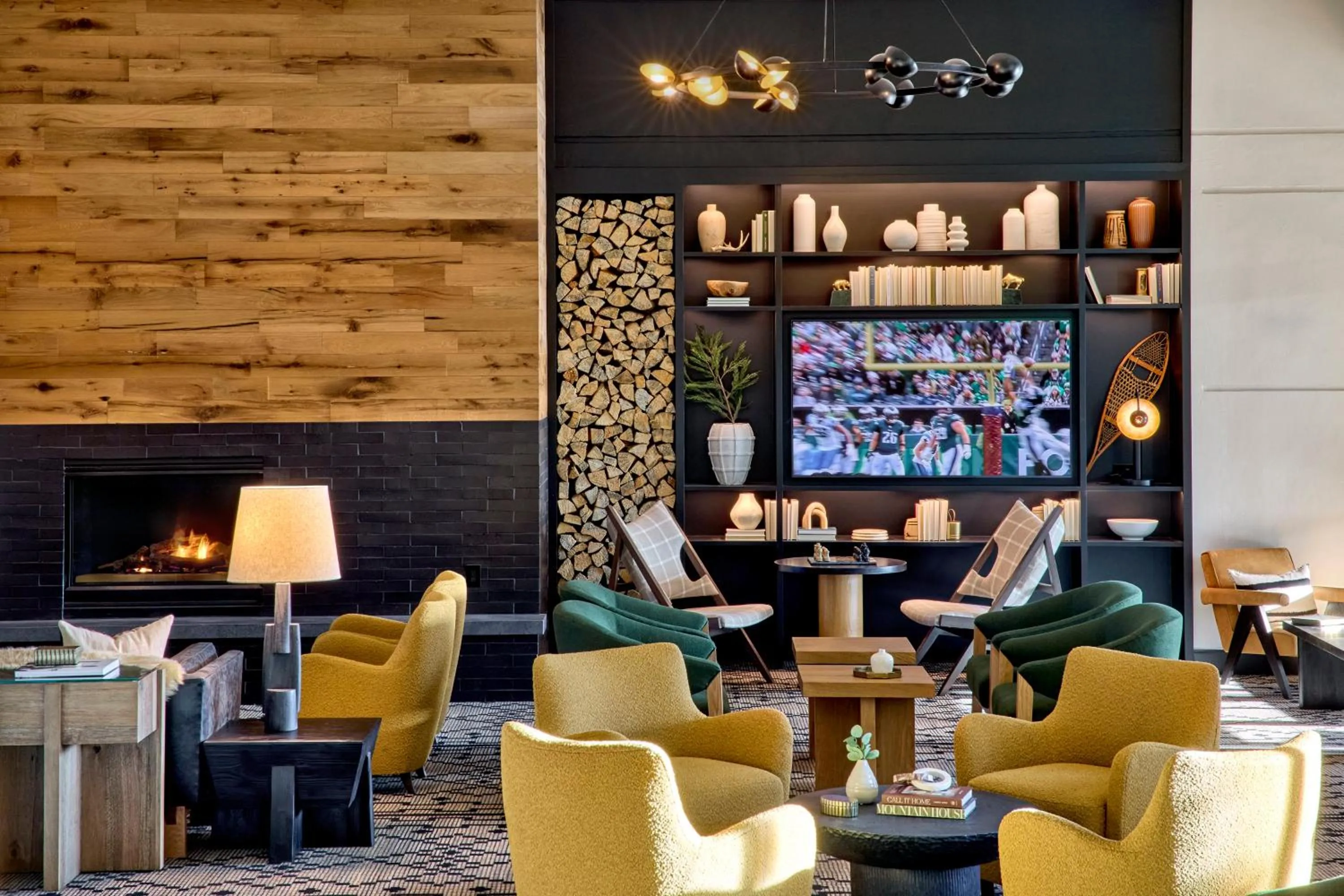 Facade/entrance in Omni Interlocken Hotel