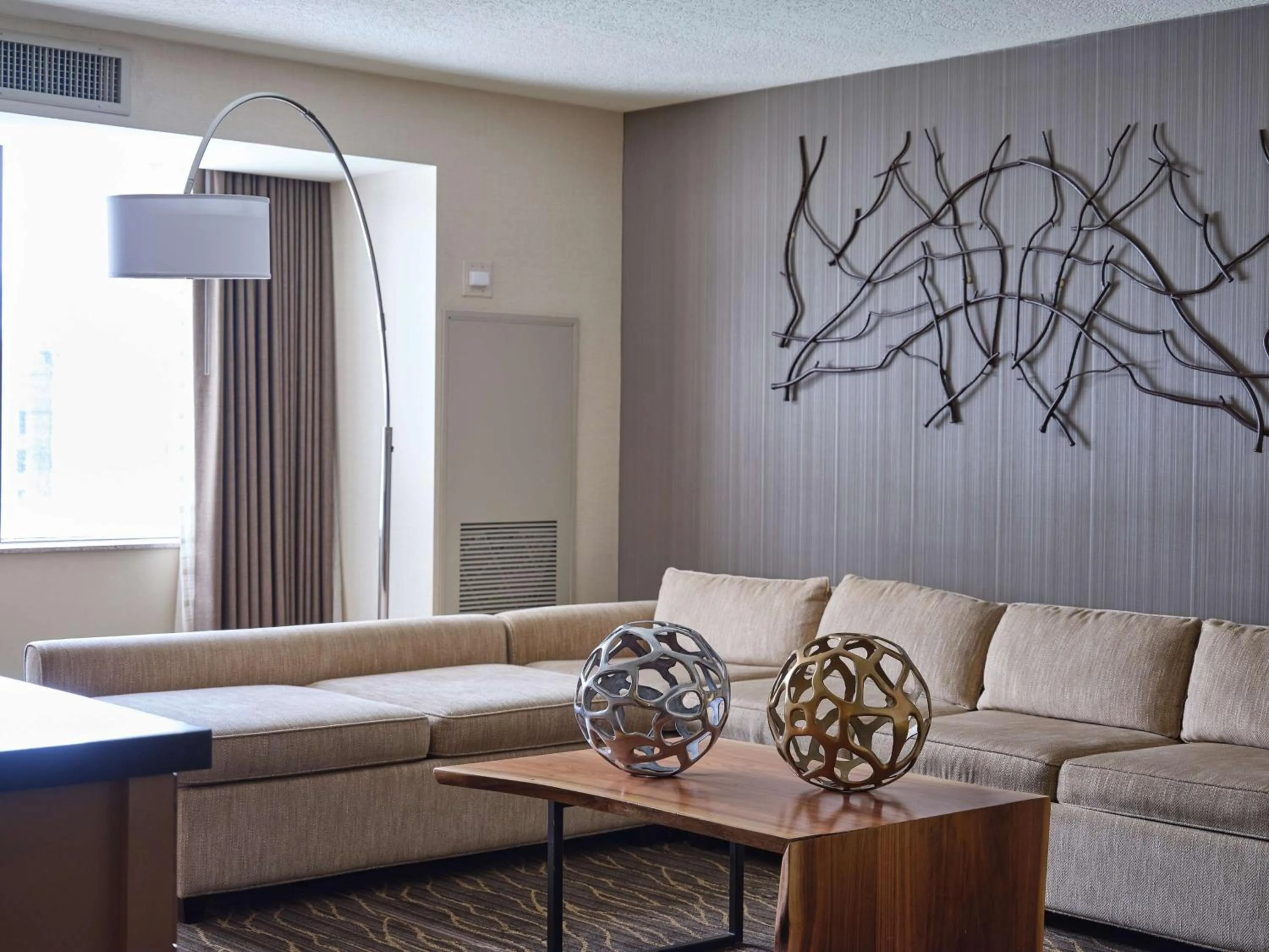 Living room in Hilton Salt Lake City Center