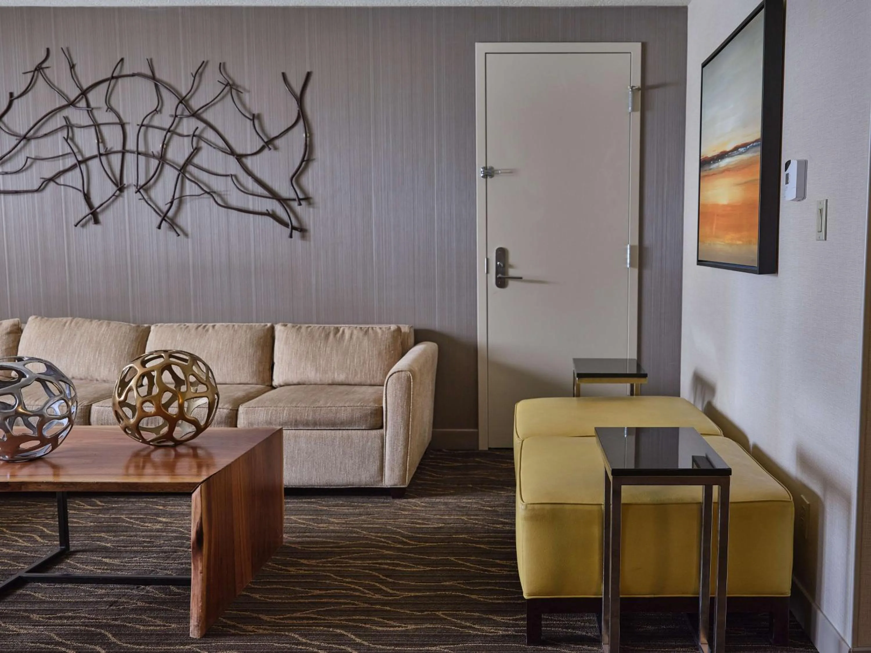 Living room in Hilton Salt Lake City Center