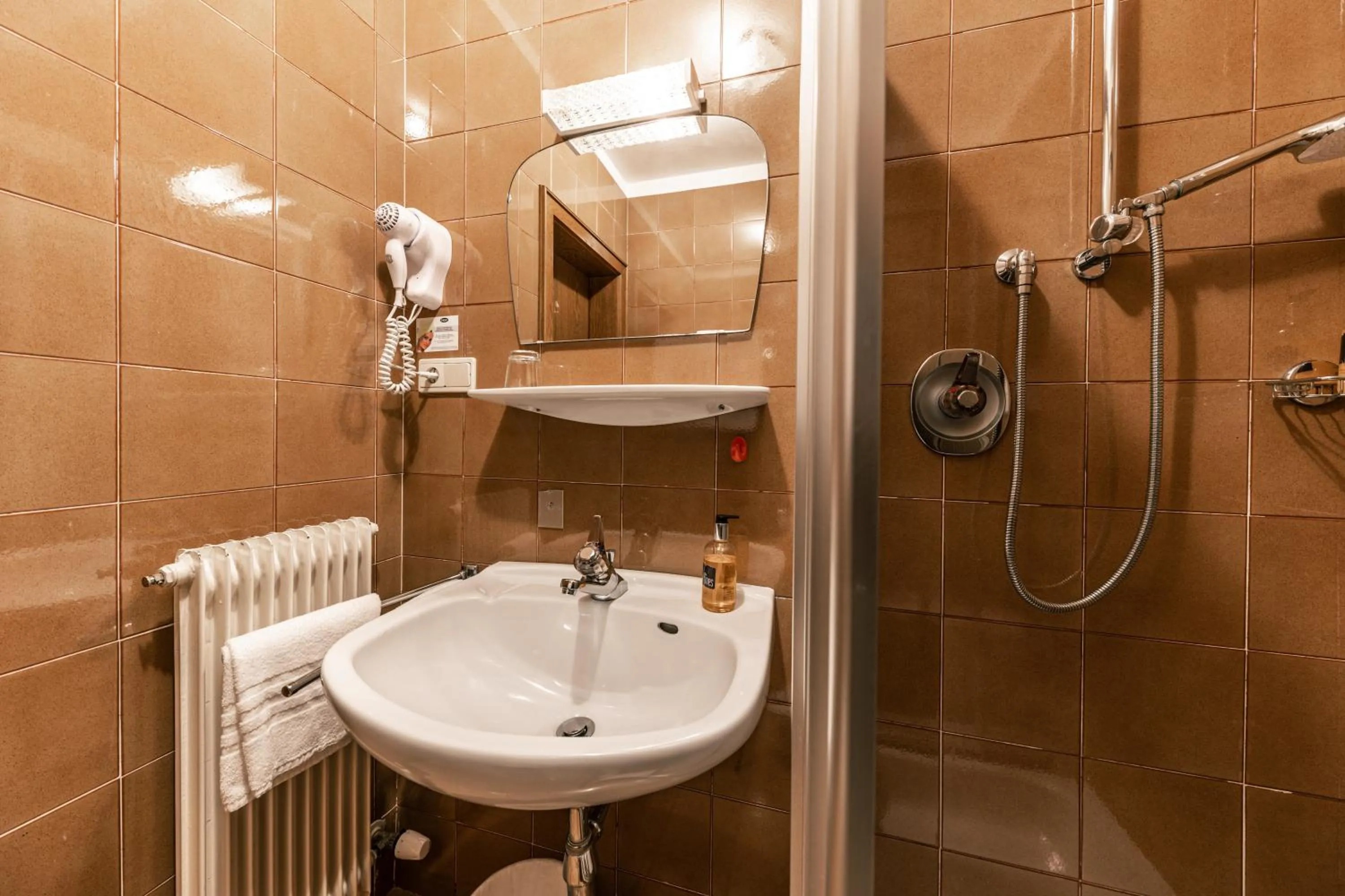 Bathroom in Hotel Fines