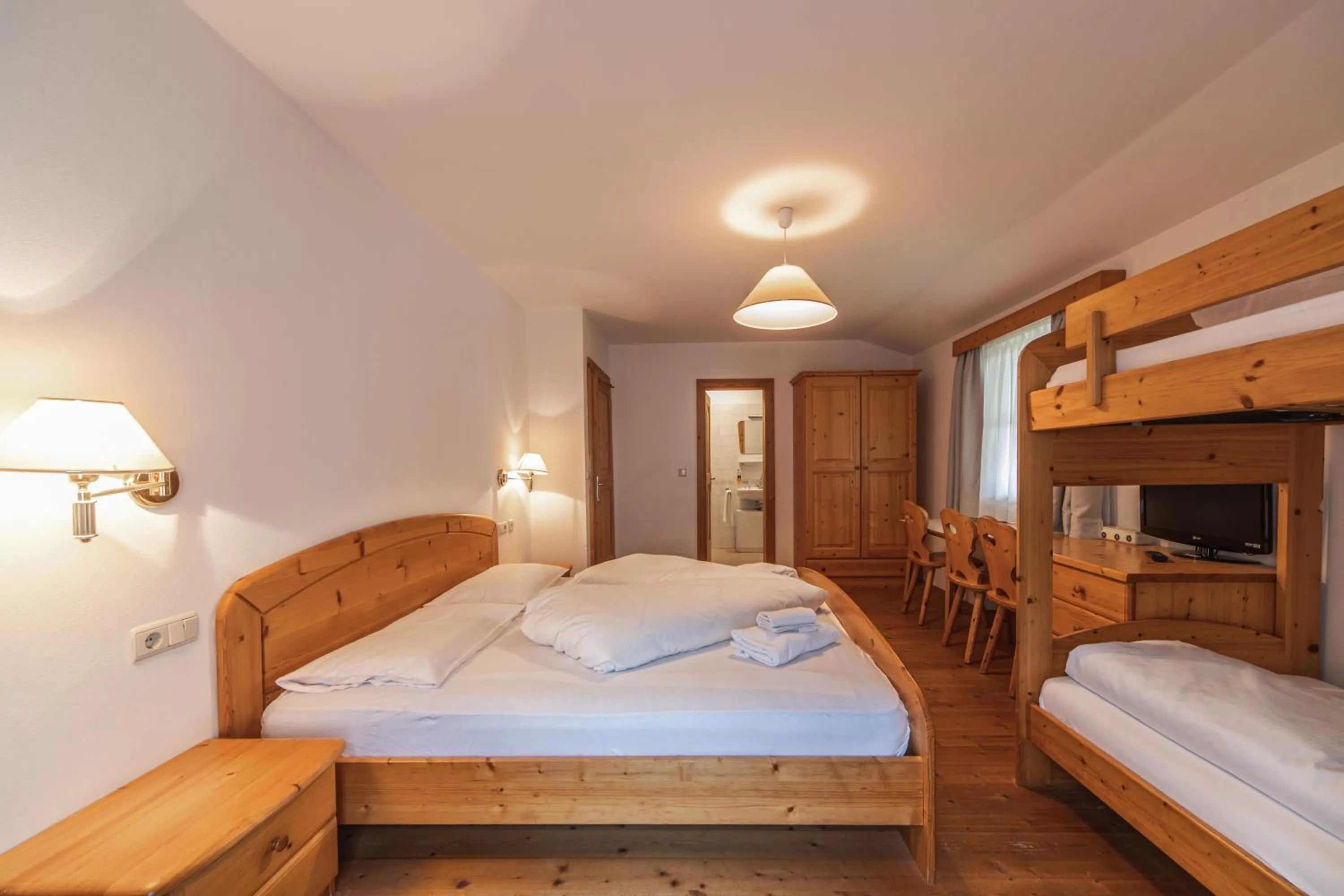 Bedroom, Bed in Hotel Fines