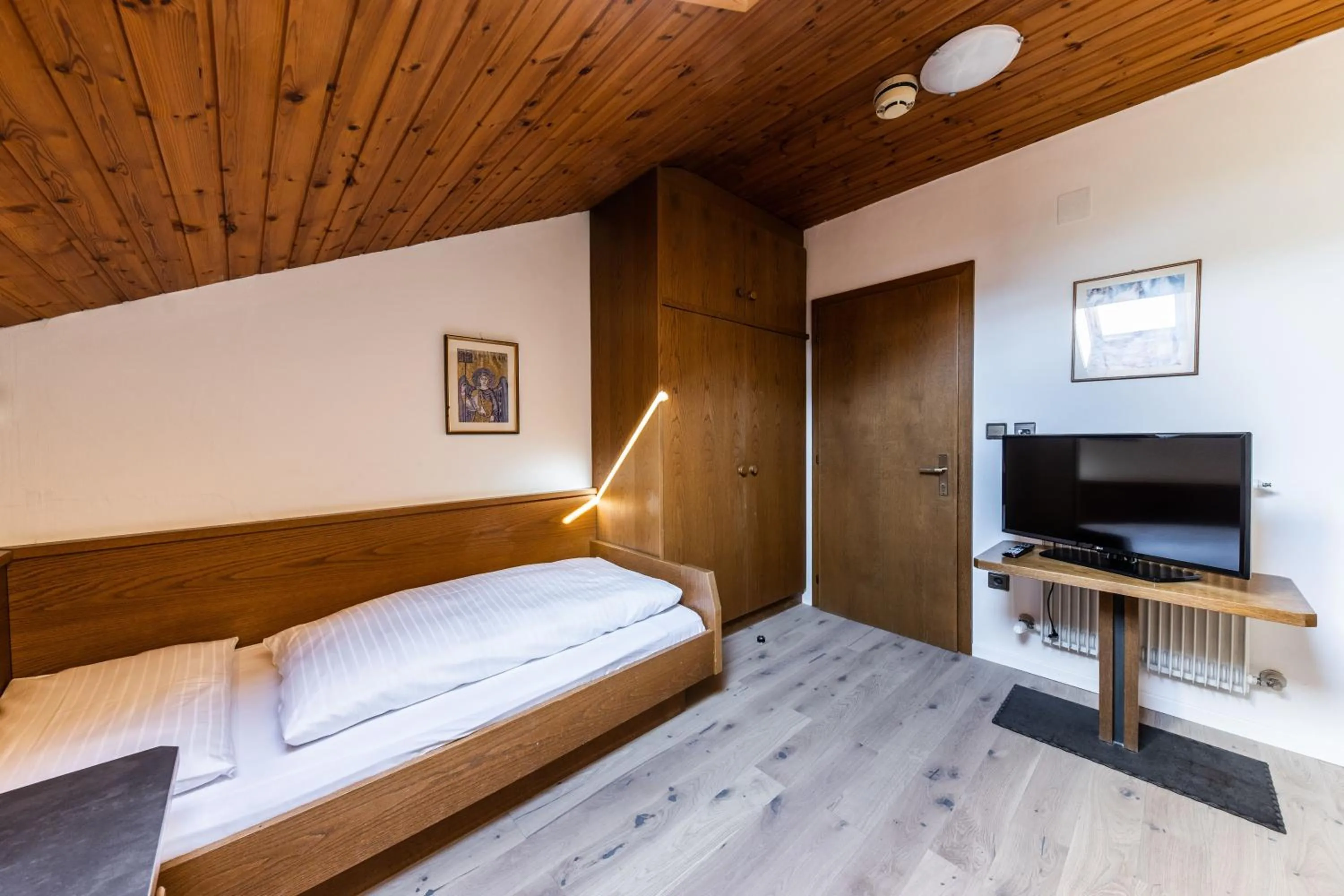 Photo of the whole room, Bed in Hotel Fines