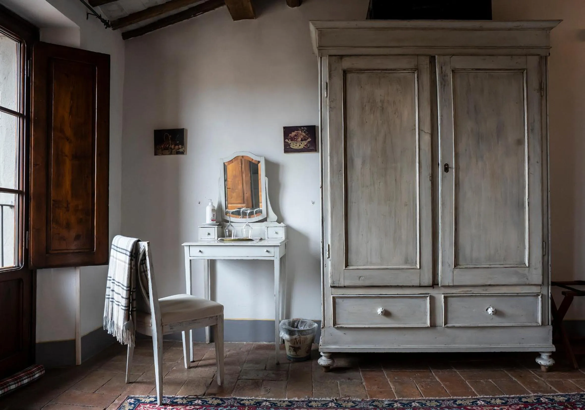 wardrobe in Le Terrazze Del Chianti b&b Residenza d'Epoca e di Charme