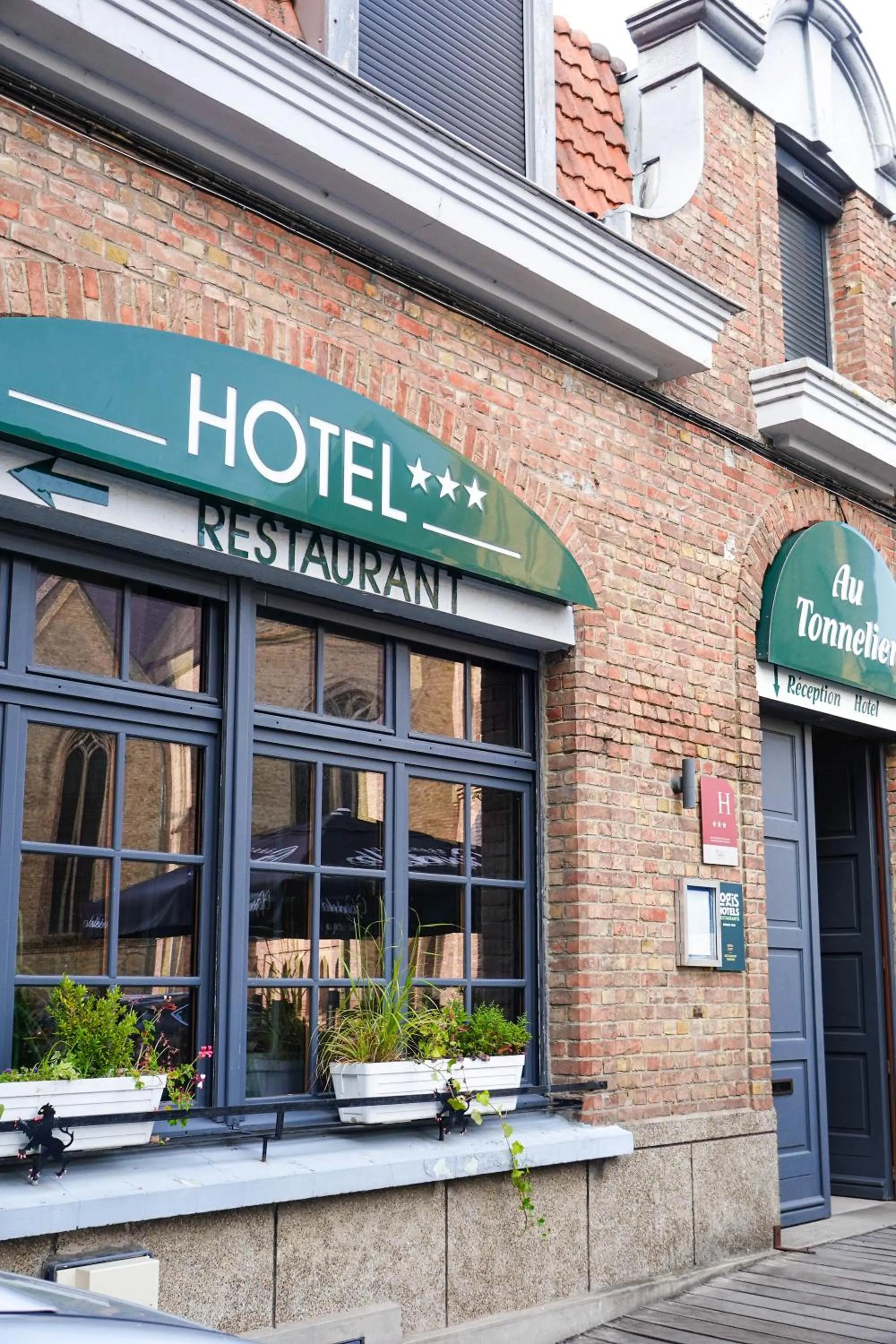 Facade/entrance in Hôtel - Restaurant Au Tonnelier