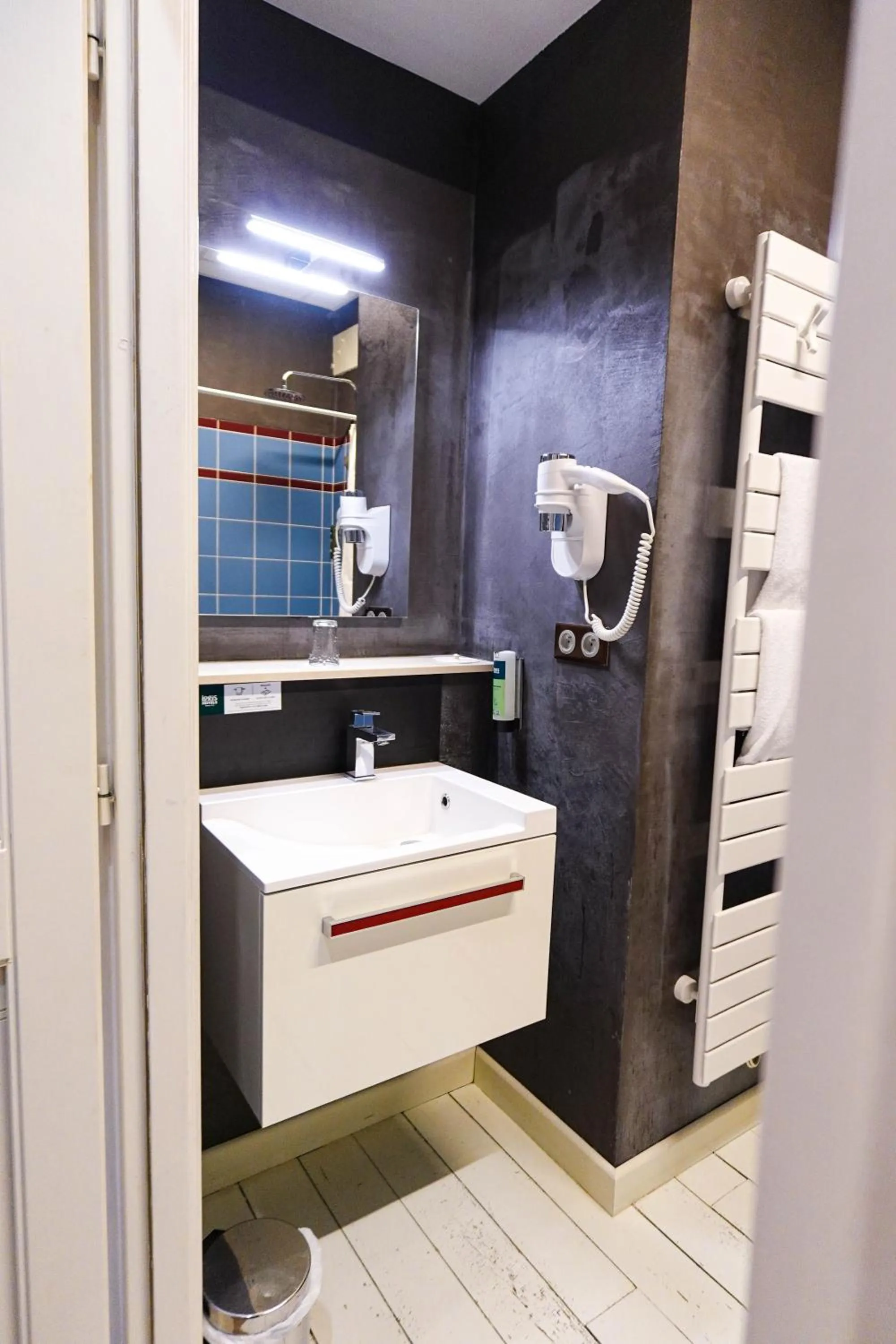 Bathroom in Hôtel - Restaurant Au Tonnelier