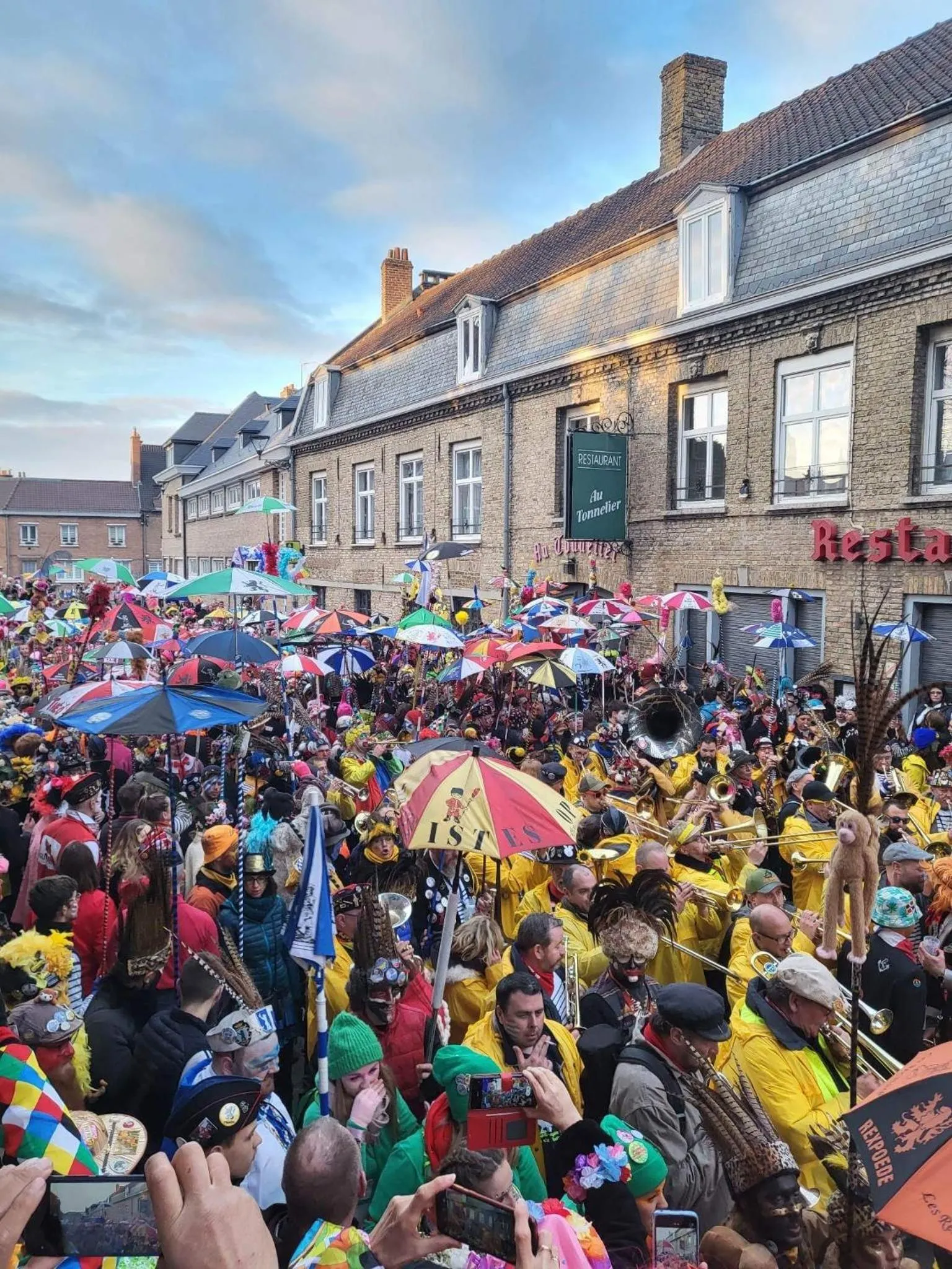 Entertainment in Hôtel - Restaurant Au Tonnelier