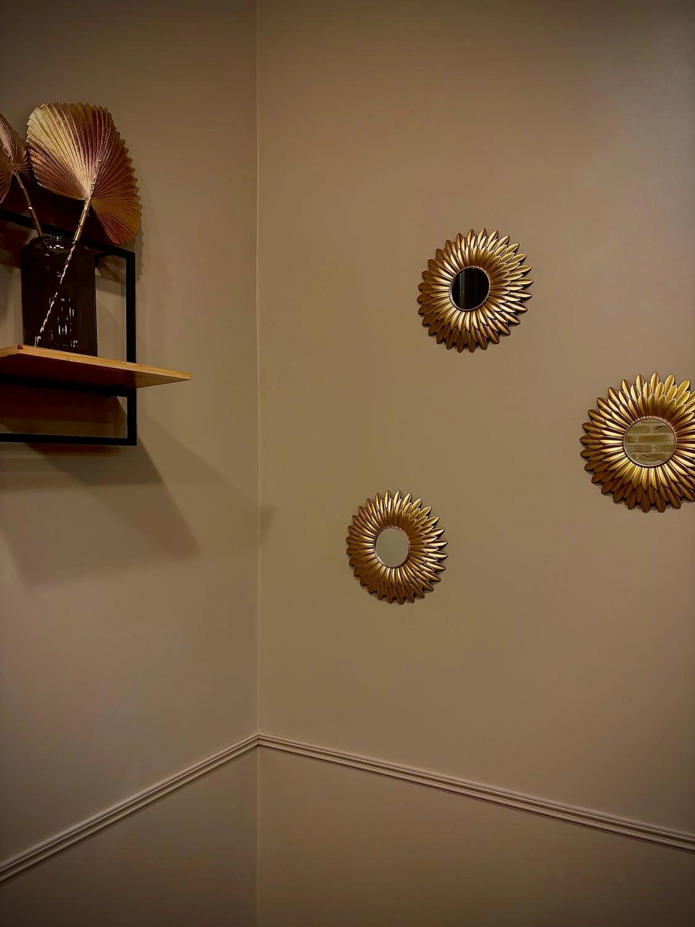 Decorative detail in Hôtel - Restaurant Au Tonnelier