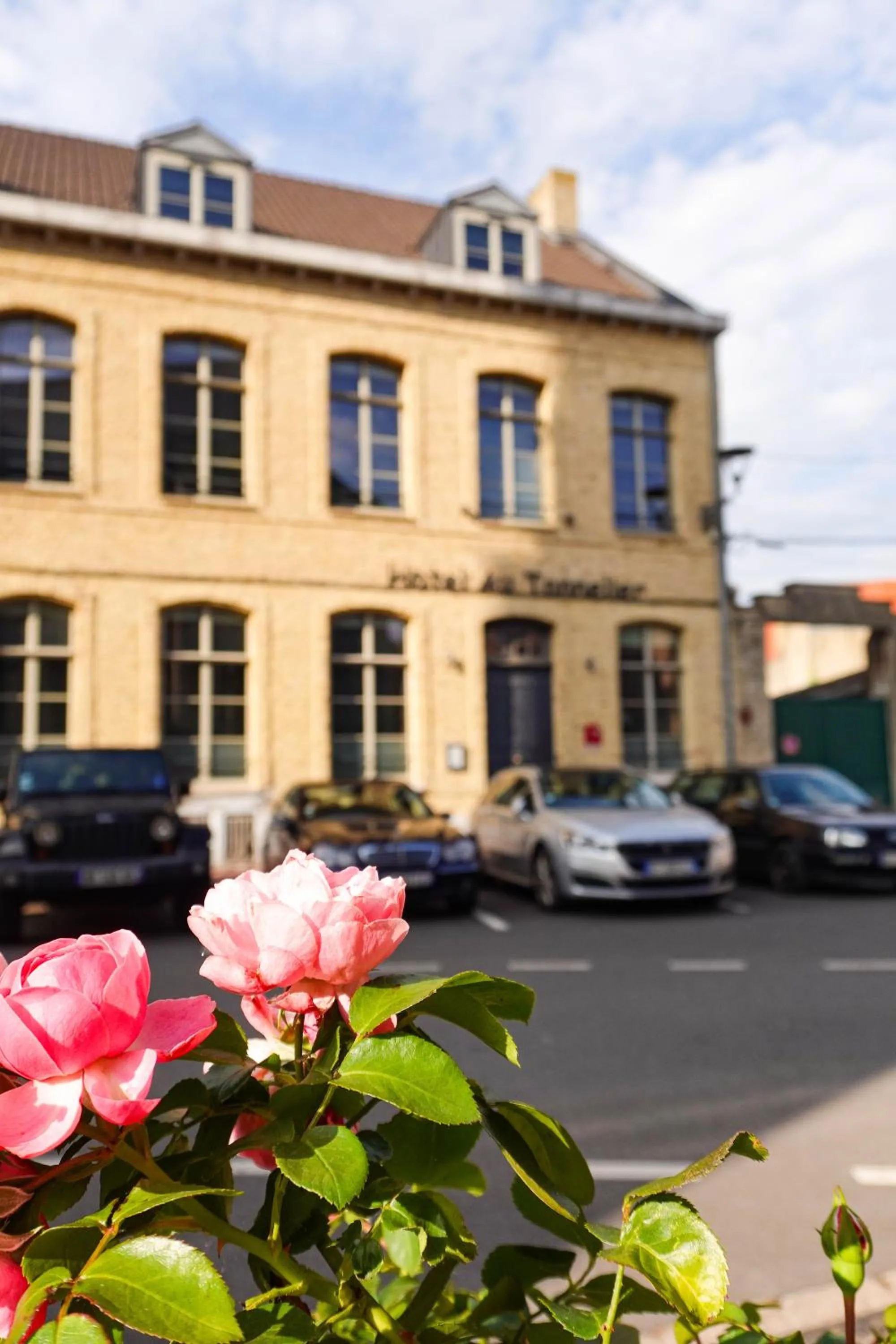 Facade/entrance in Hôtel - Restaurant Au Tonnelier