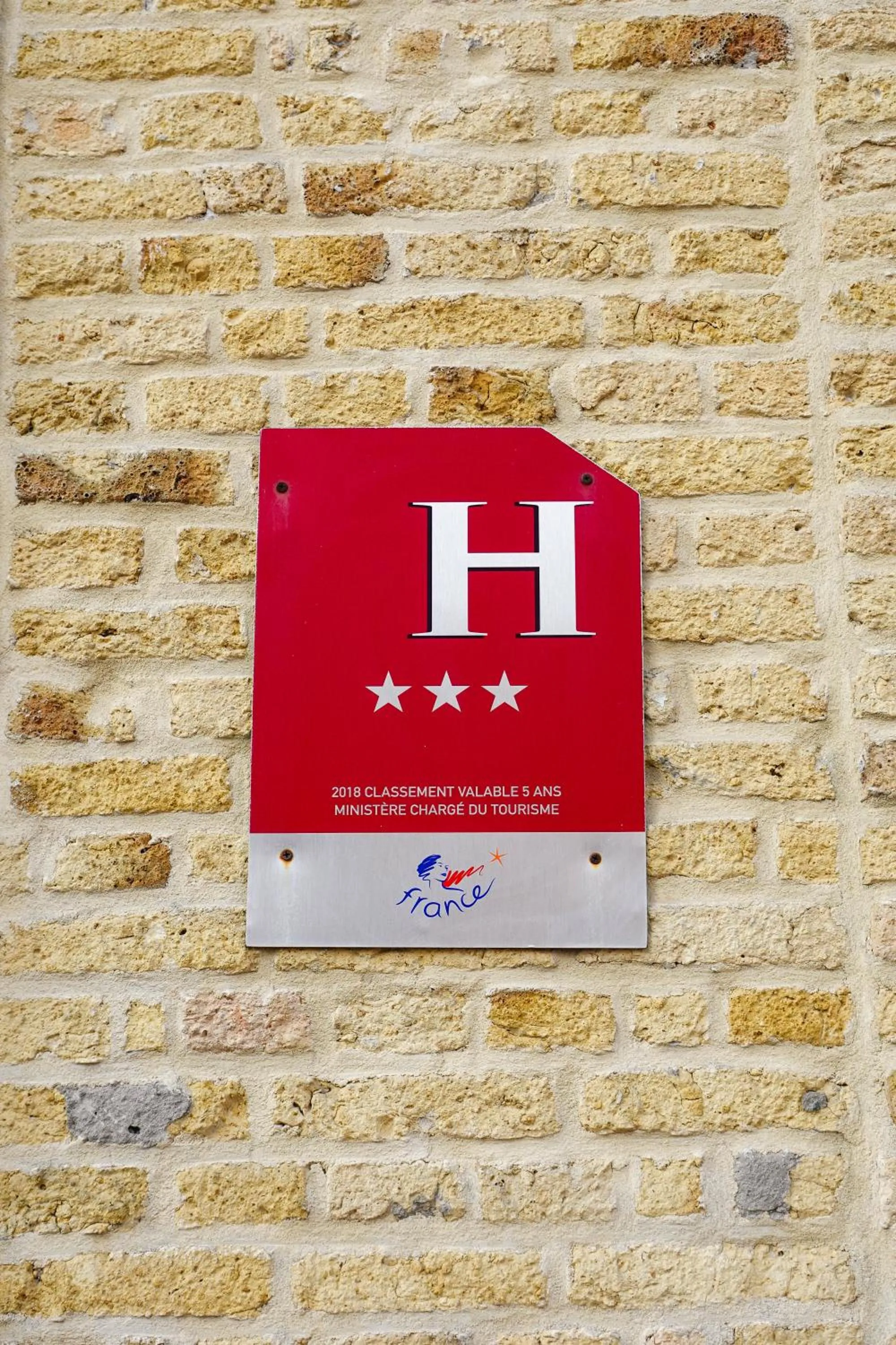 Logo/Certificate/Sign in Hôtel - Restaurant Au Tonnelier