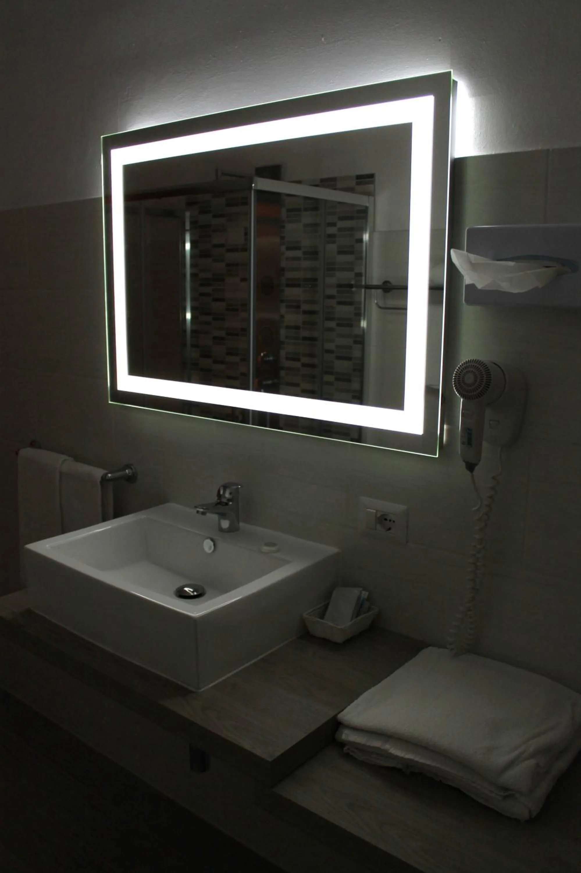 Bathroom in Albergo Paradiso