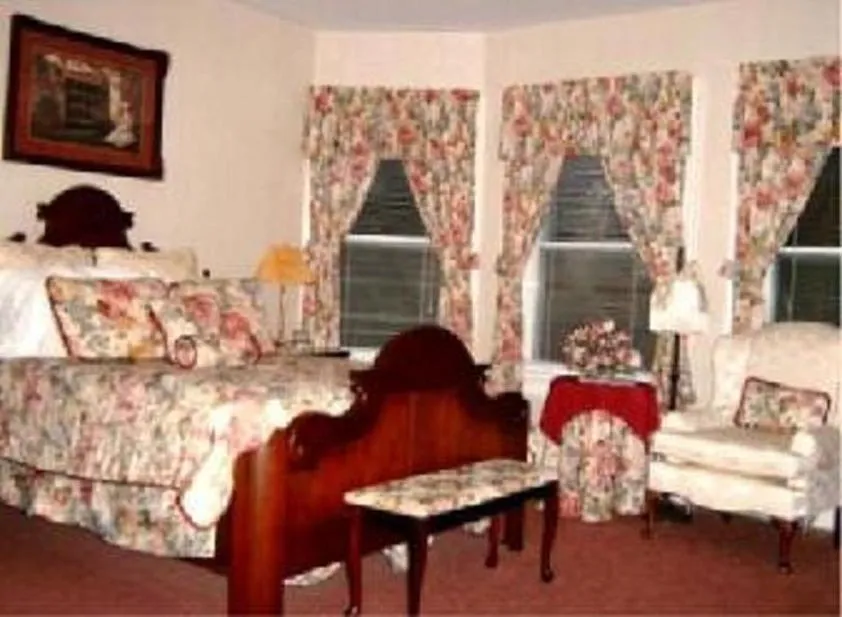 Photo of the whole room in Brookview Manor Inn