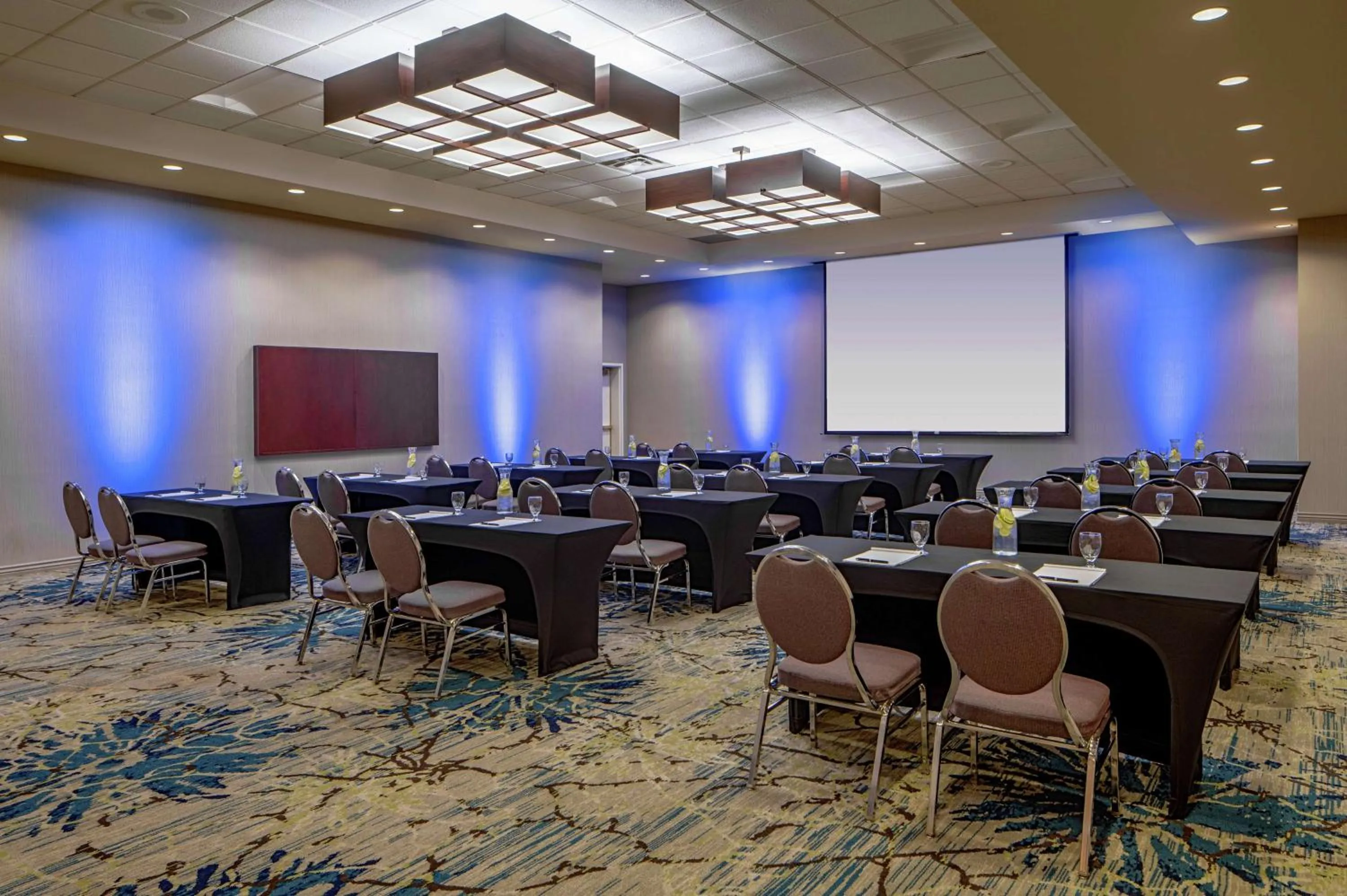 Meeting/conference room in Doubletree Suites by Hilton Salt Lake City
