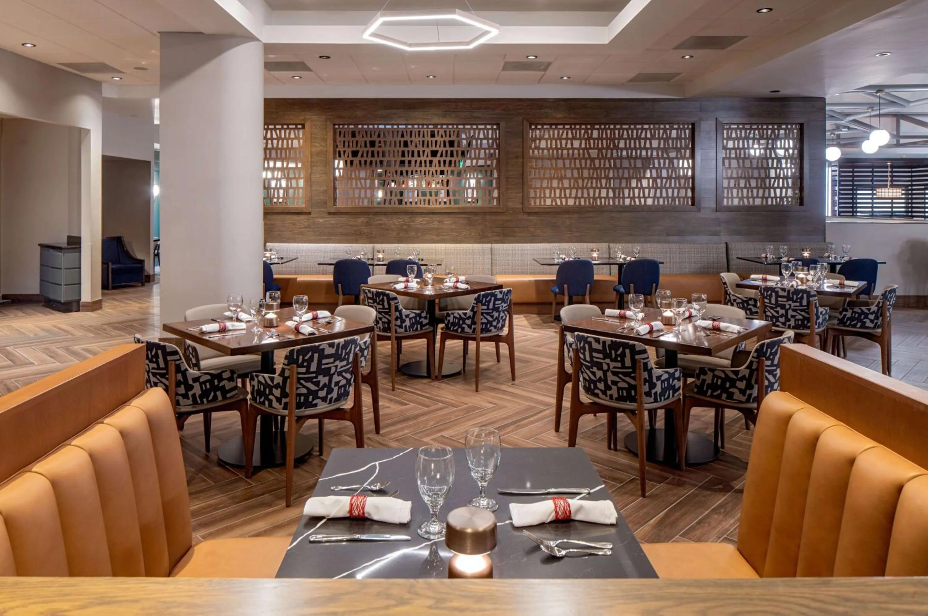 Restaurant/places to eat in Doubletree Suites by Hilton Salt Lake City