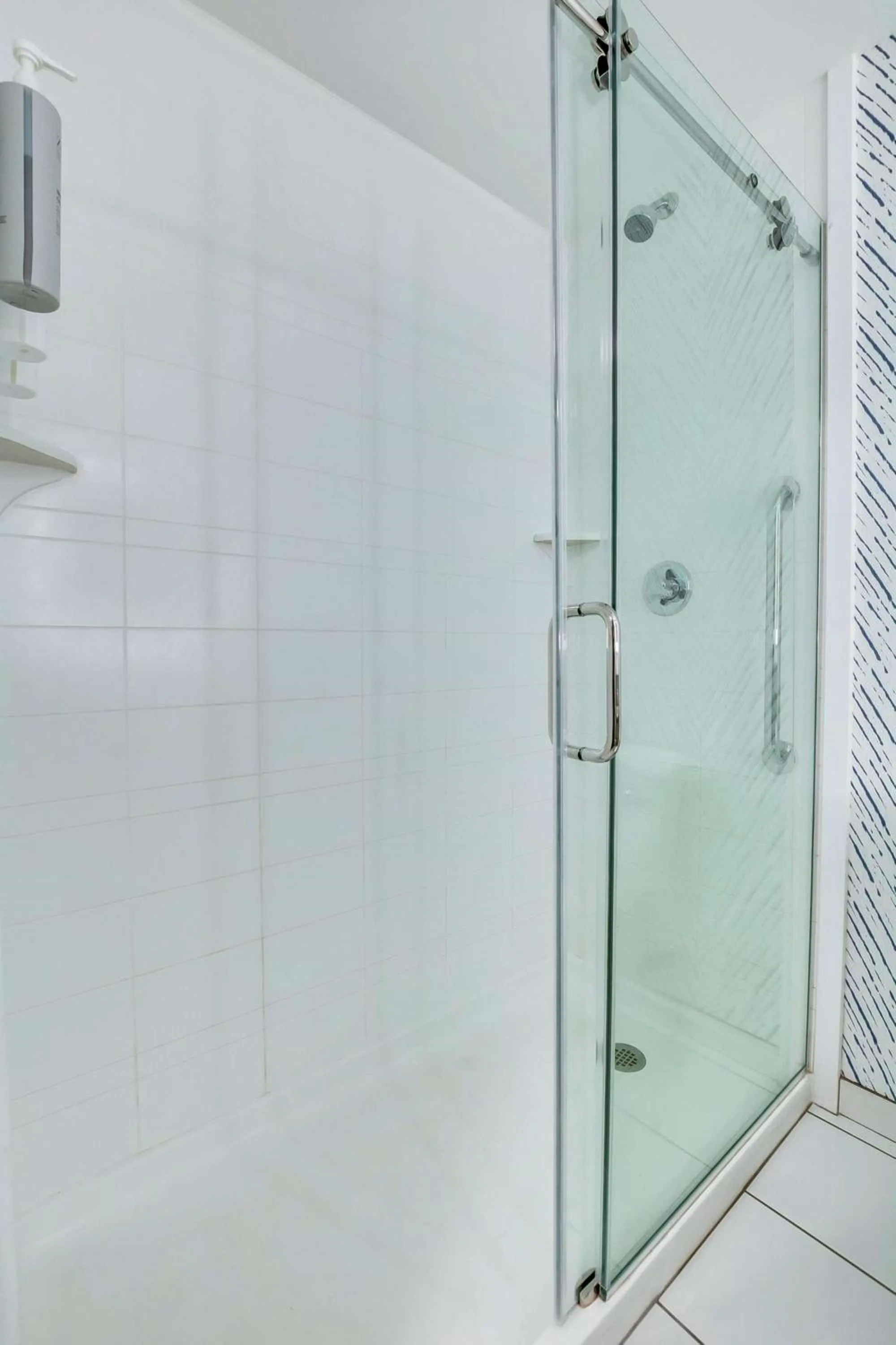 Bathroom in Hilton Garden Inn Louisville-Northeast