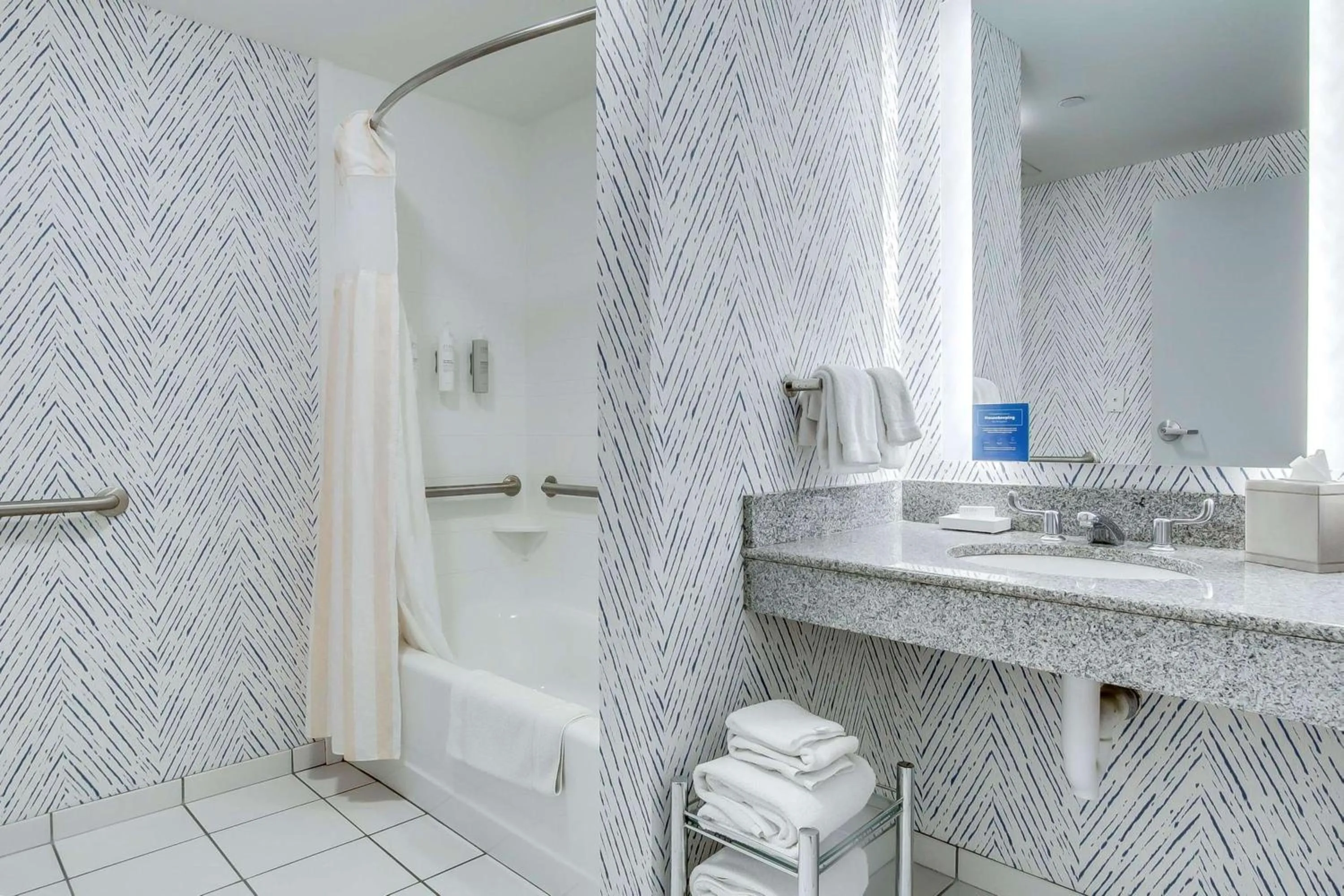 Bathroom in Hilton Garden Inn Louisville-Northeast