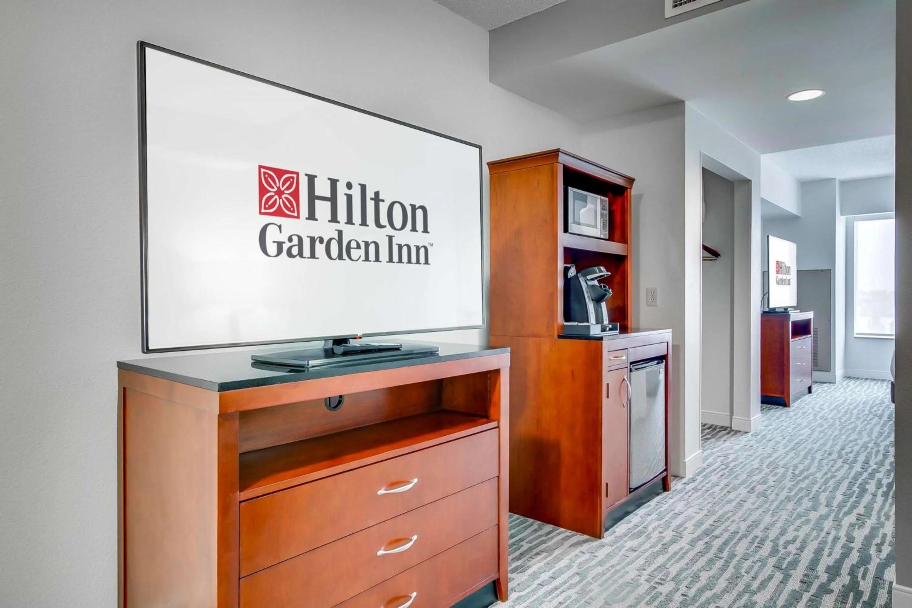 Photo of the whole room in Hilton Garden Inn Louisville-Northeast