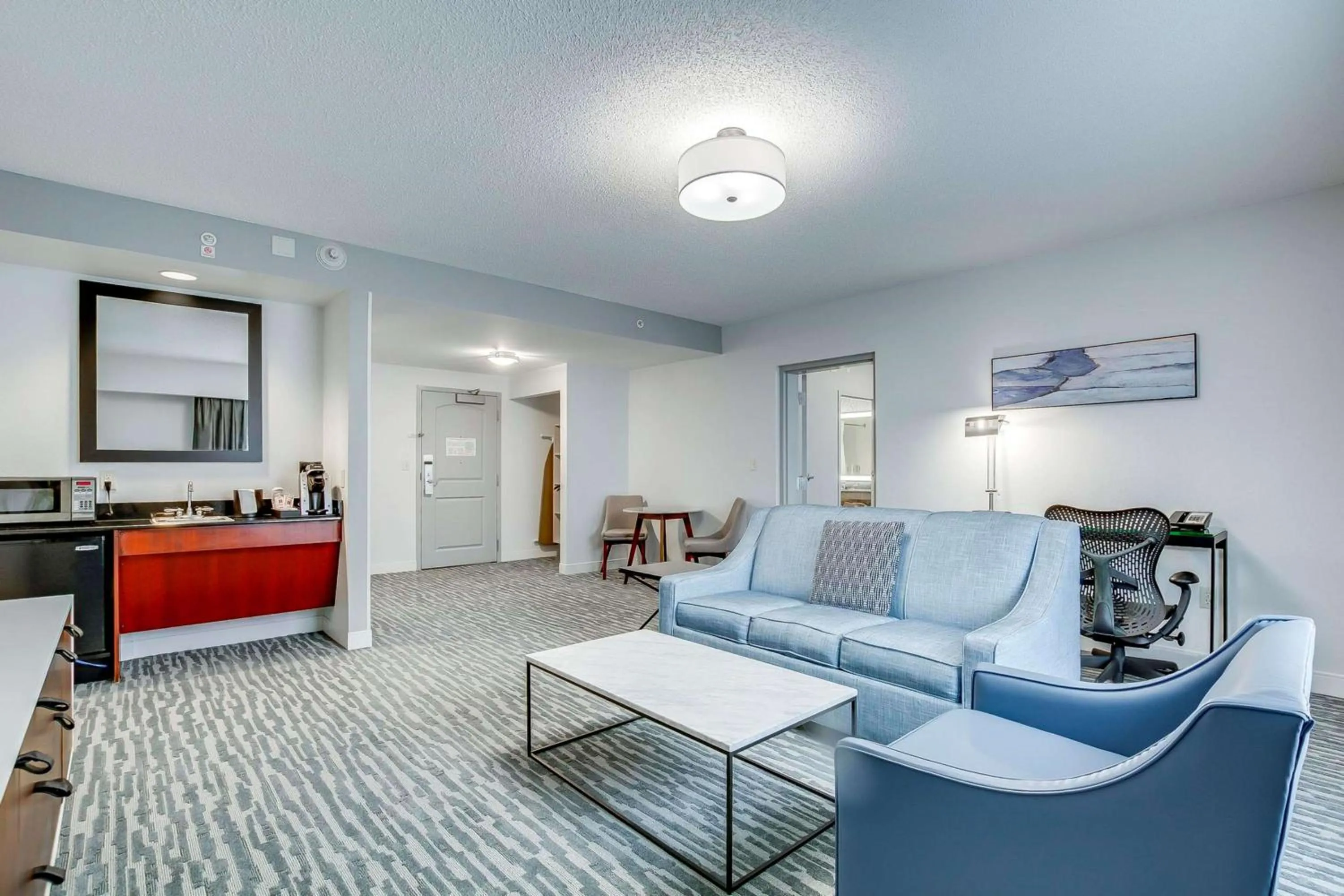 Living room in Hilton Garden Inn Louisville-Northeast