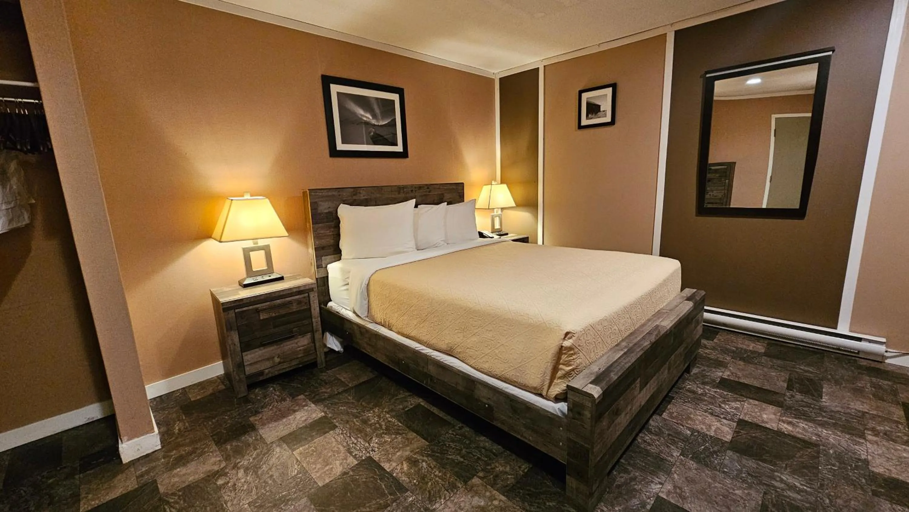 Bed in The George Dawson Inn & Conference Centre