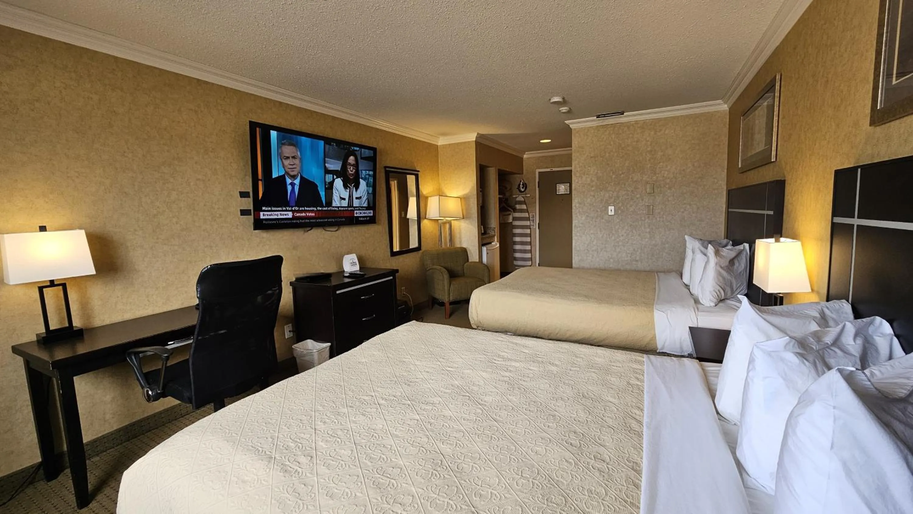 Bedroom, Bed in The George Dawson Inn & Conference Centre