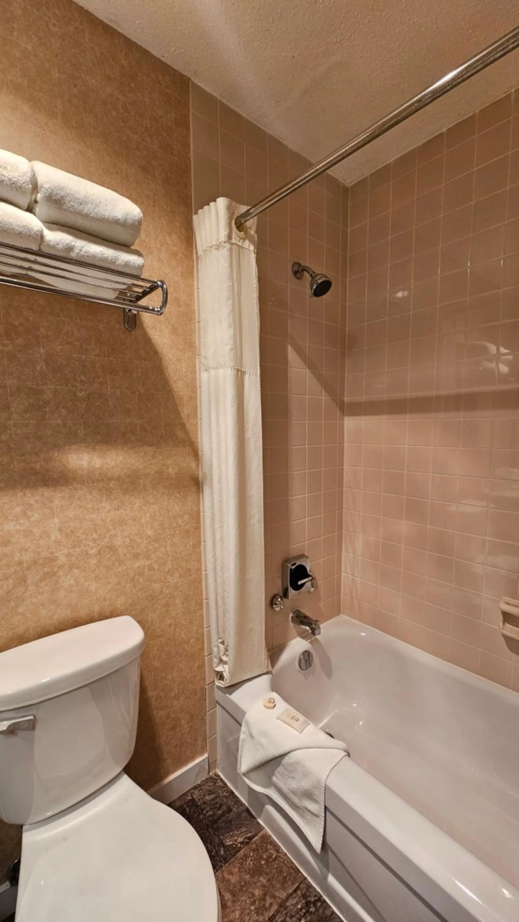 Shower in The George Dawson Inn & Conference Centre